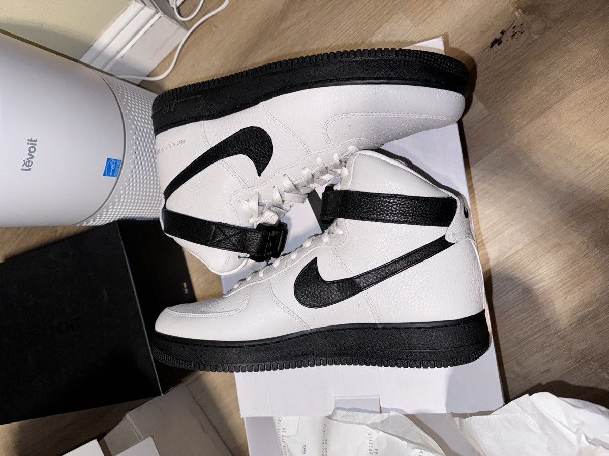1017 ALYX 9SM × Nike Nike x 1017 ALYX 9SM White Black Air