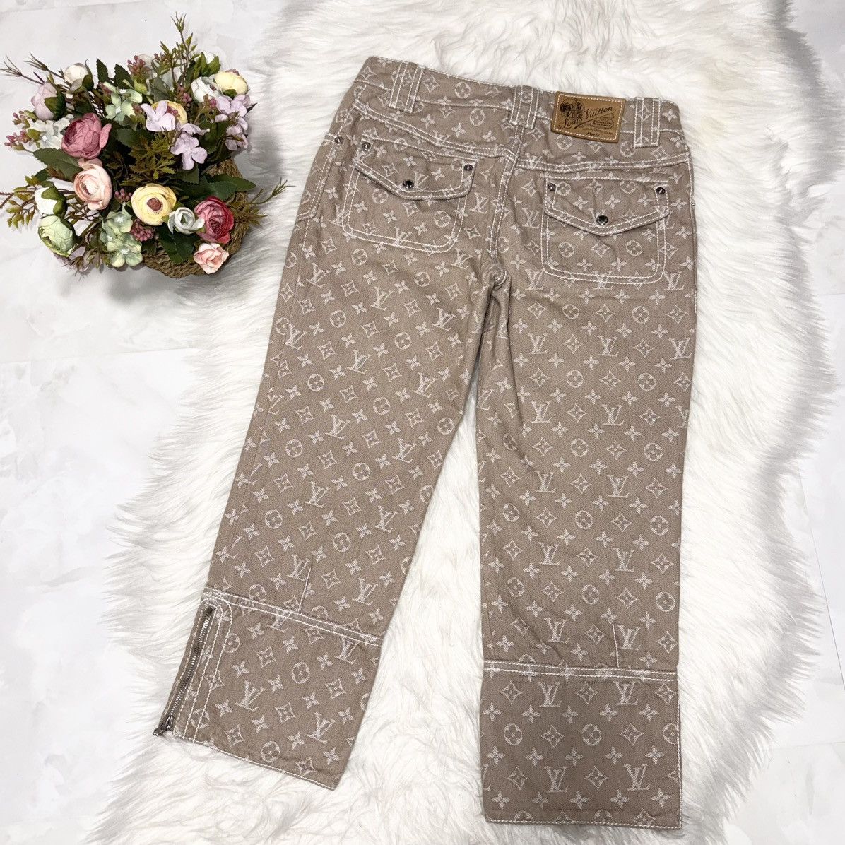 Louis Vuitton Authentic Louis Vuitton Leather Patch Monogram Jeans 36 Size 25" / US 0 / IT 36 - 5 Thumbnail