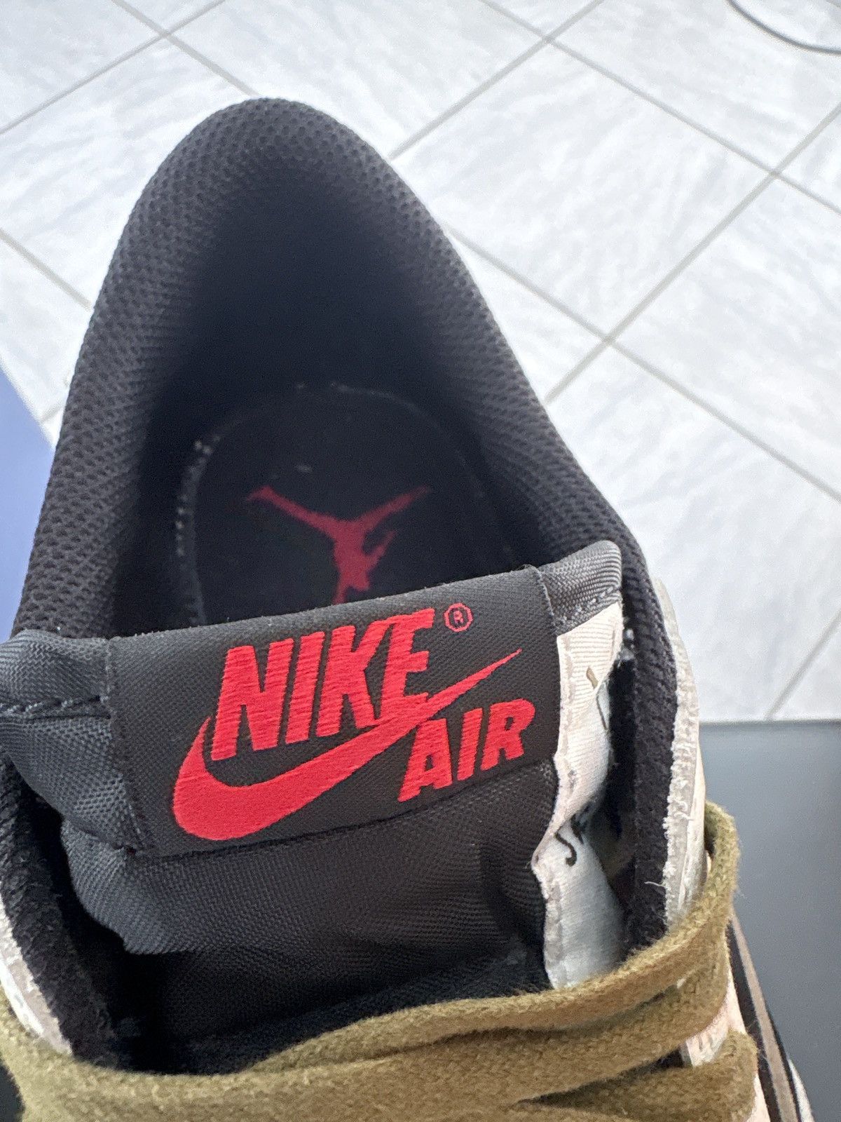 Nike × Travis Scott Nike air Jordan 1 Travis Scott olive noir crème taille 41 Size US 10 / IT 40 - 12 Thumbnail