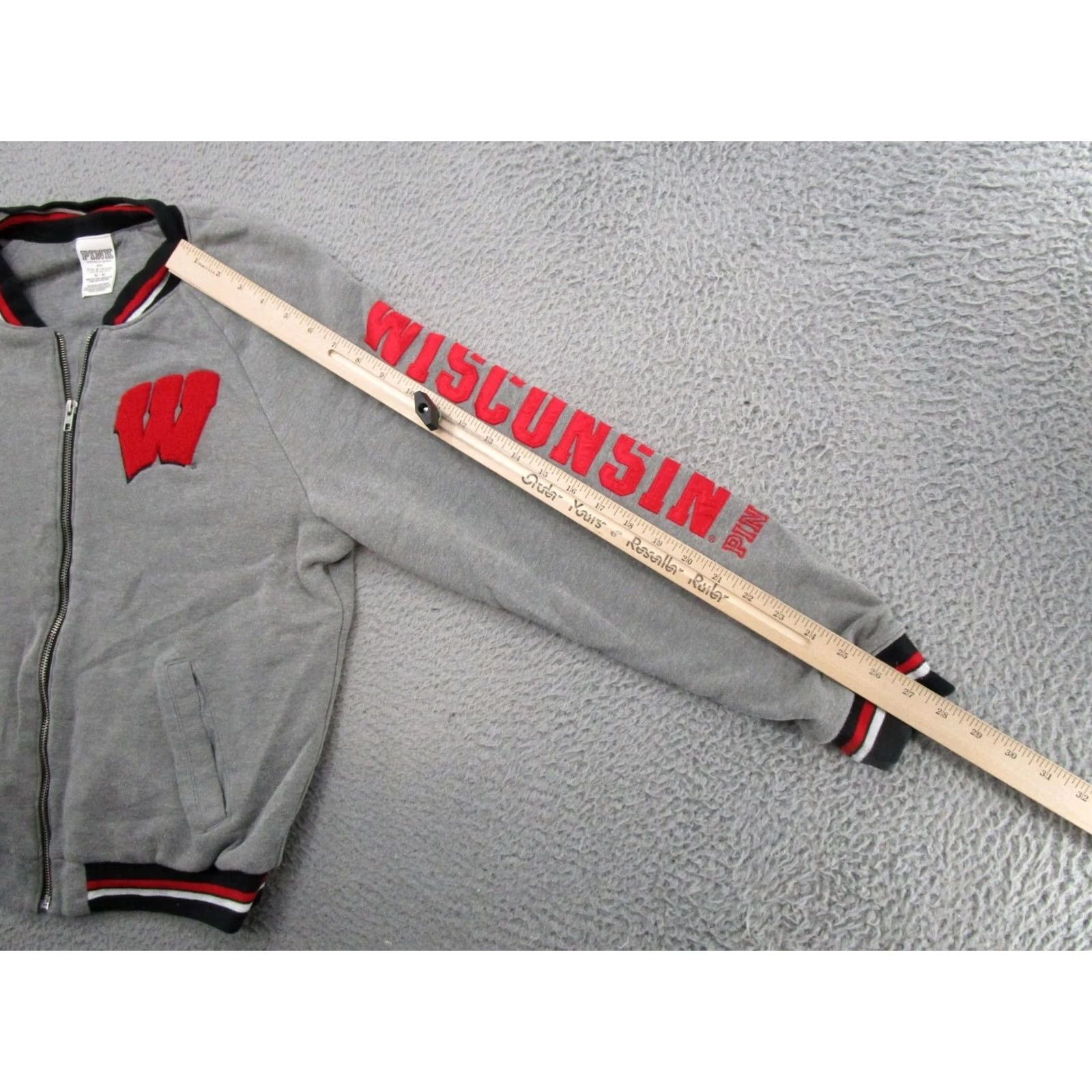 Victoria's Secret Love Pink Victoria's Secret WISCONSIN BADGERS Full Zip Women's Size M NCAA Pink Shirt Womens Size M / US 6-8 / IT 42-44 - 6 Thumbnail