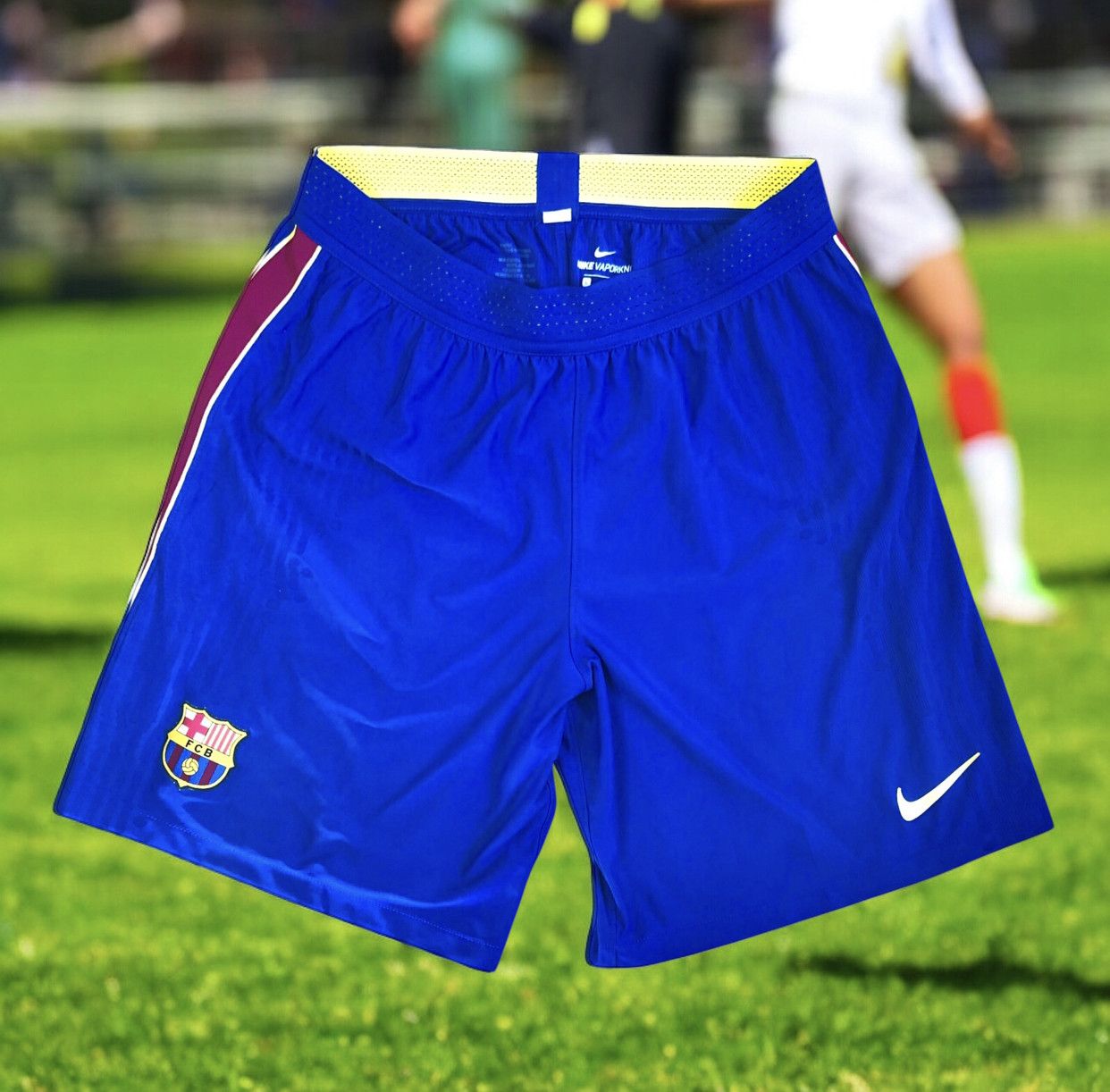 Nike Nike FC Barcelona 2021/22 Player Issue Long Sleeve Kit Set Size US L / EU 52-54 / 3 - 8 Thumbnail