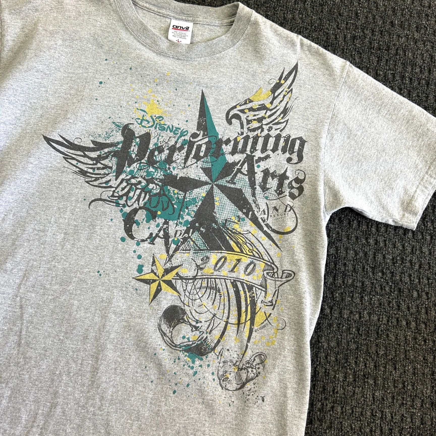 Anvil VINTAGE Disney Performing Arts y2k Graphic Tee T-Shirt L Gray Anvil Unisex Adults 90s Rock Couture Grunge Hipster Retro USA Size US L / EU 52-54 / 3 - 2 Thumbnail