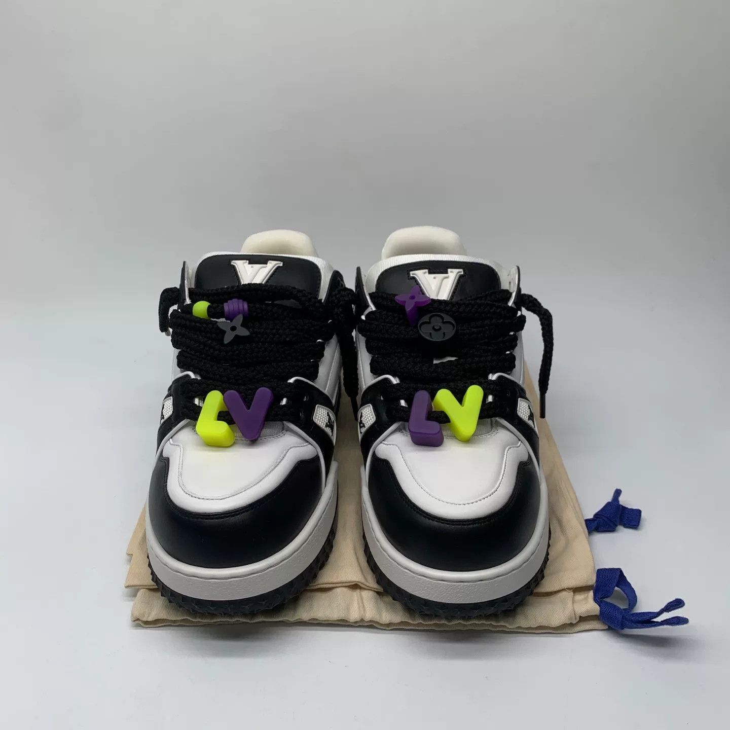 Louis Vuitton Louis Vuitton Trainer Black White Sneakers Size US 8.5 / EU 41-42 - 1 Thumbnail