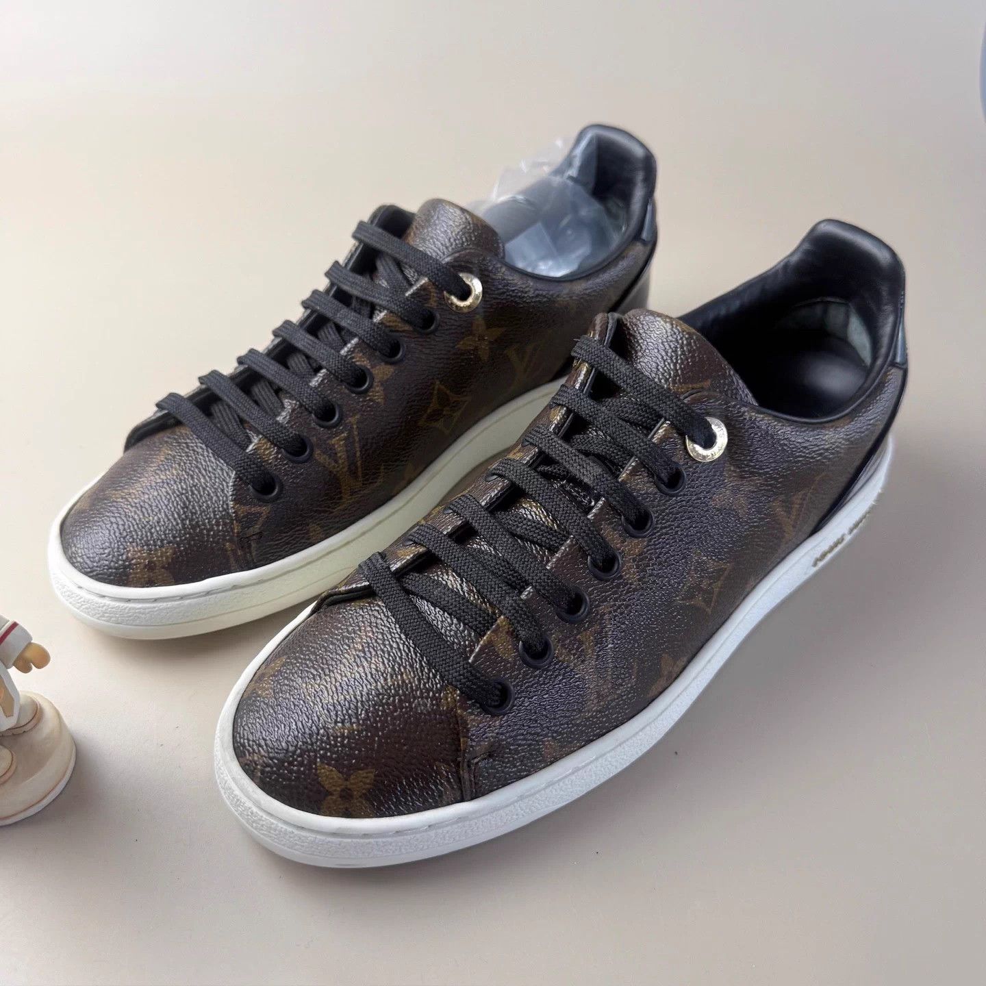 Louis Vuitton LV Monogram Lace-up Sneakers 36.5 Mint Size US 5.5 / IT 35.5 - 1 Thumbnail