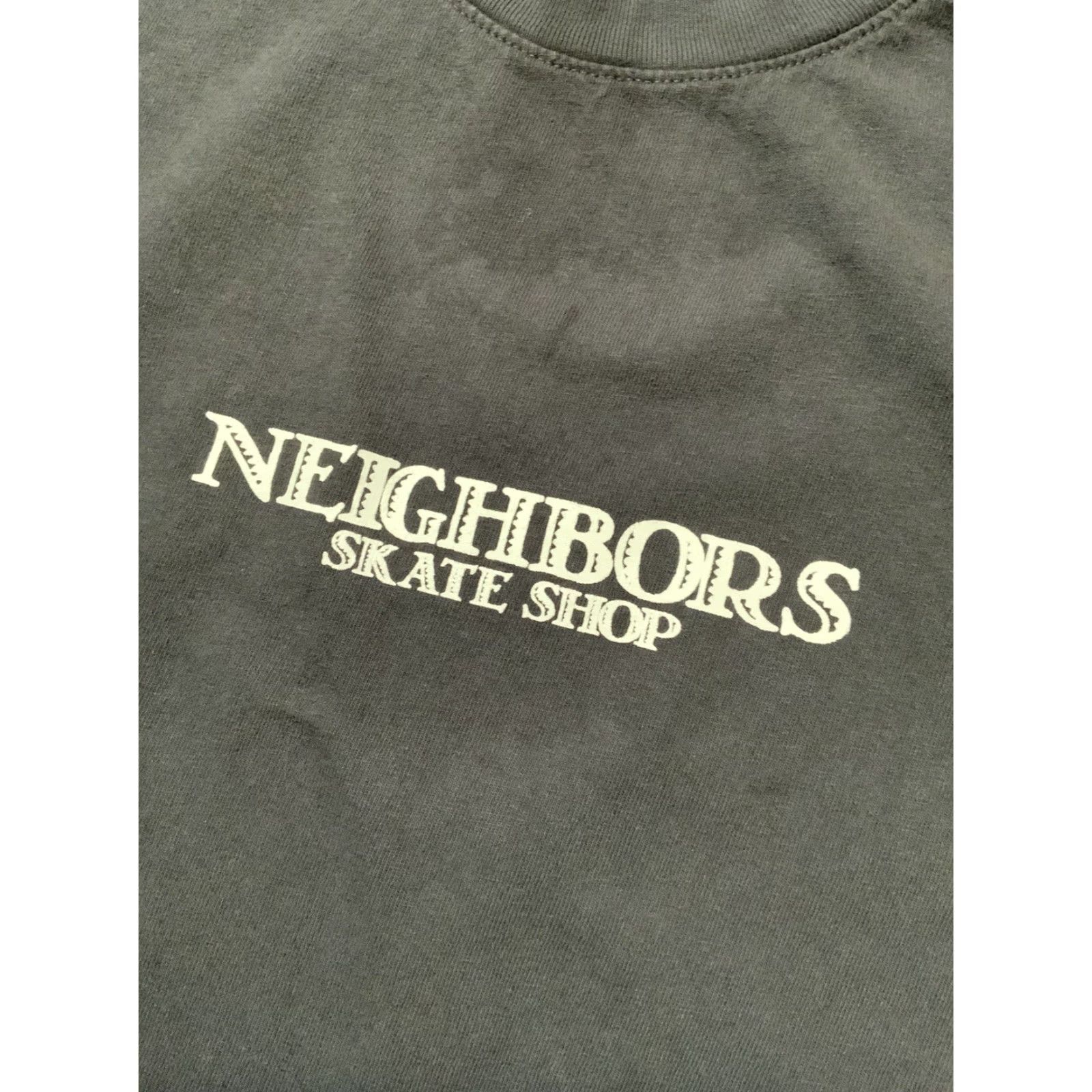 Vintage Neighbors Skate Shop Skateboarding Gray Graphic Crewneck S/S T-Shirt Sz. M Mens Medium Gray Crew Neck Graphic Shirt 90s? Size US M / EU 48-50 / 2 - 8 Thumbnail