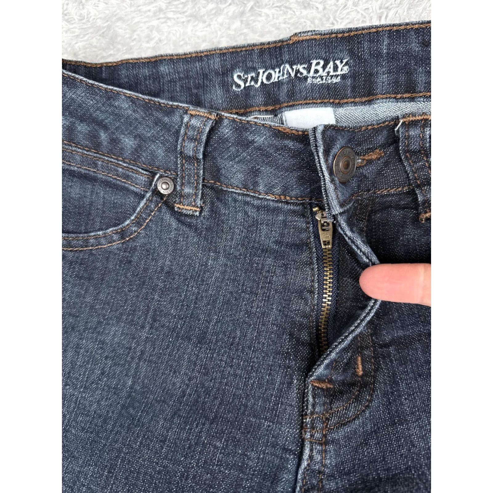 Vintage St. John's Bay Jeans Womens Petite 6S Blue Wash Bootcut Denim 26x29 Jeans Womens Petite 6S Blue Wash Bootcut Denim 26x29 Size 28" / US 6 / IT 42 - 5 Thumbnail
