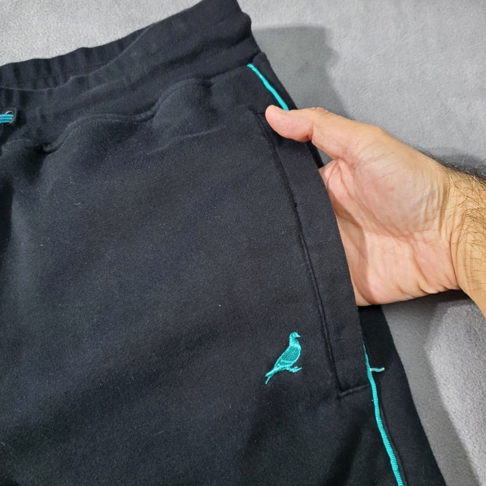 Vintage Staple Pigeon Joggers Sweatpants Mens Medium Black Embroidered Casual Activewear Pants Size US 31 - 5 Thumbnail