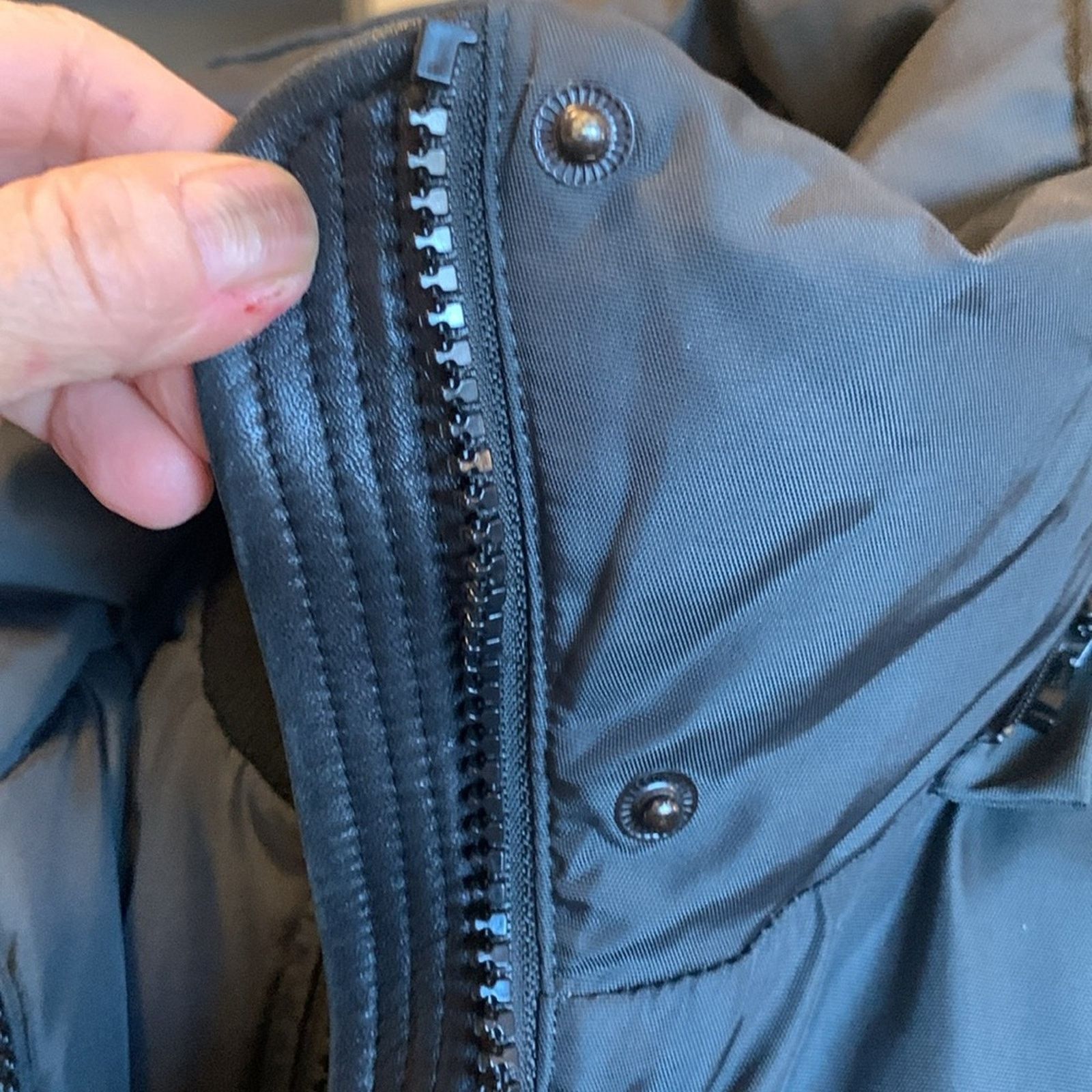 Andrew Marc Andrew Marc black down puffer down storm coat leather trim Size US M / EU 48-50 / 2 - 11 Thumbnail