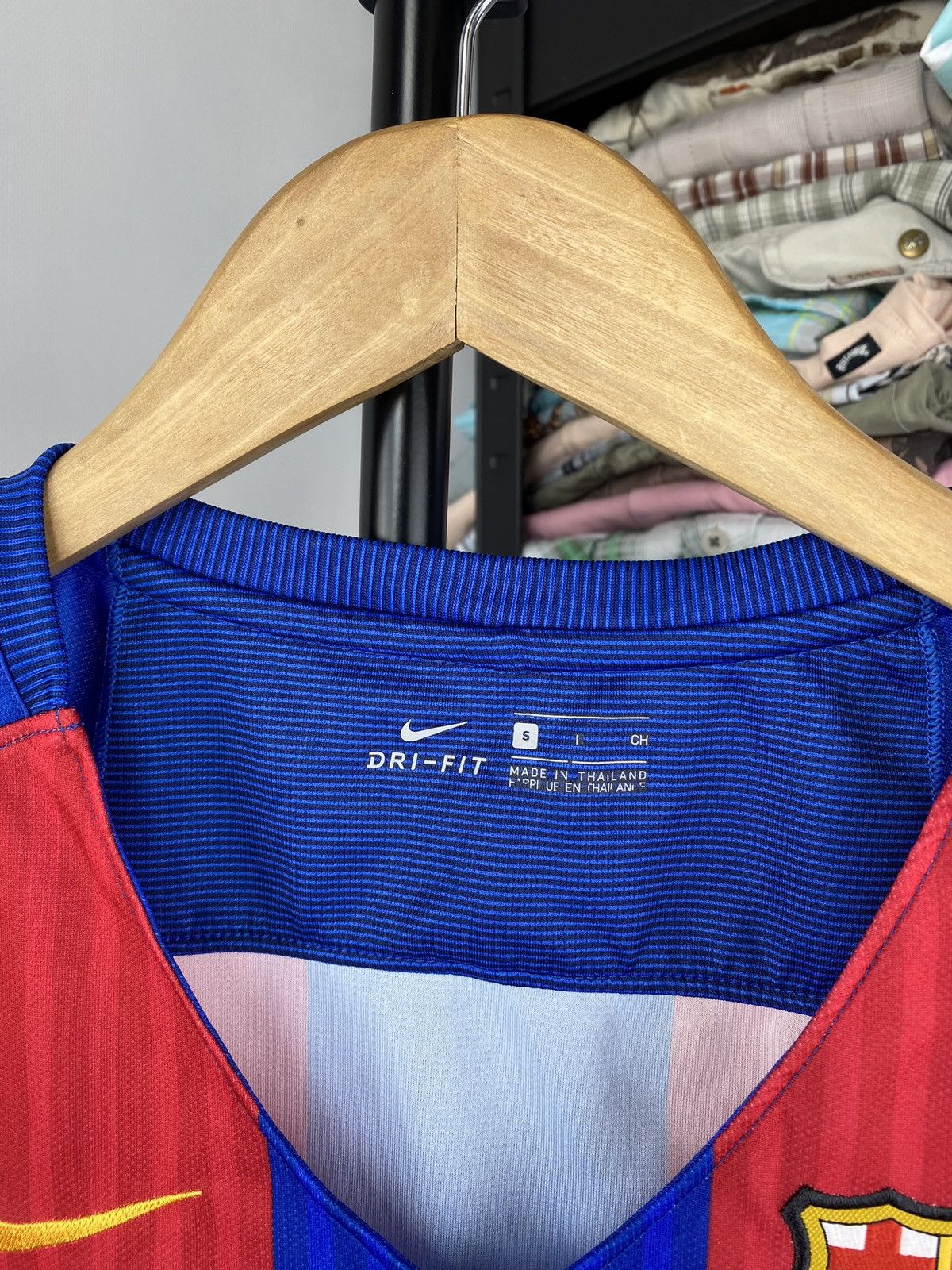Nike × Vintage Nike FC Barcelona 2016-17 Stadium home shirt jersey by Nike Size S / US 4 / IT 40 - 2 Thumbnail