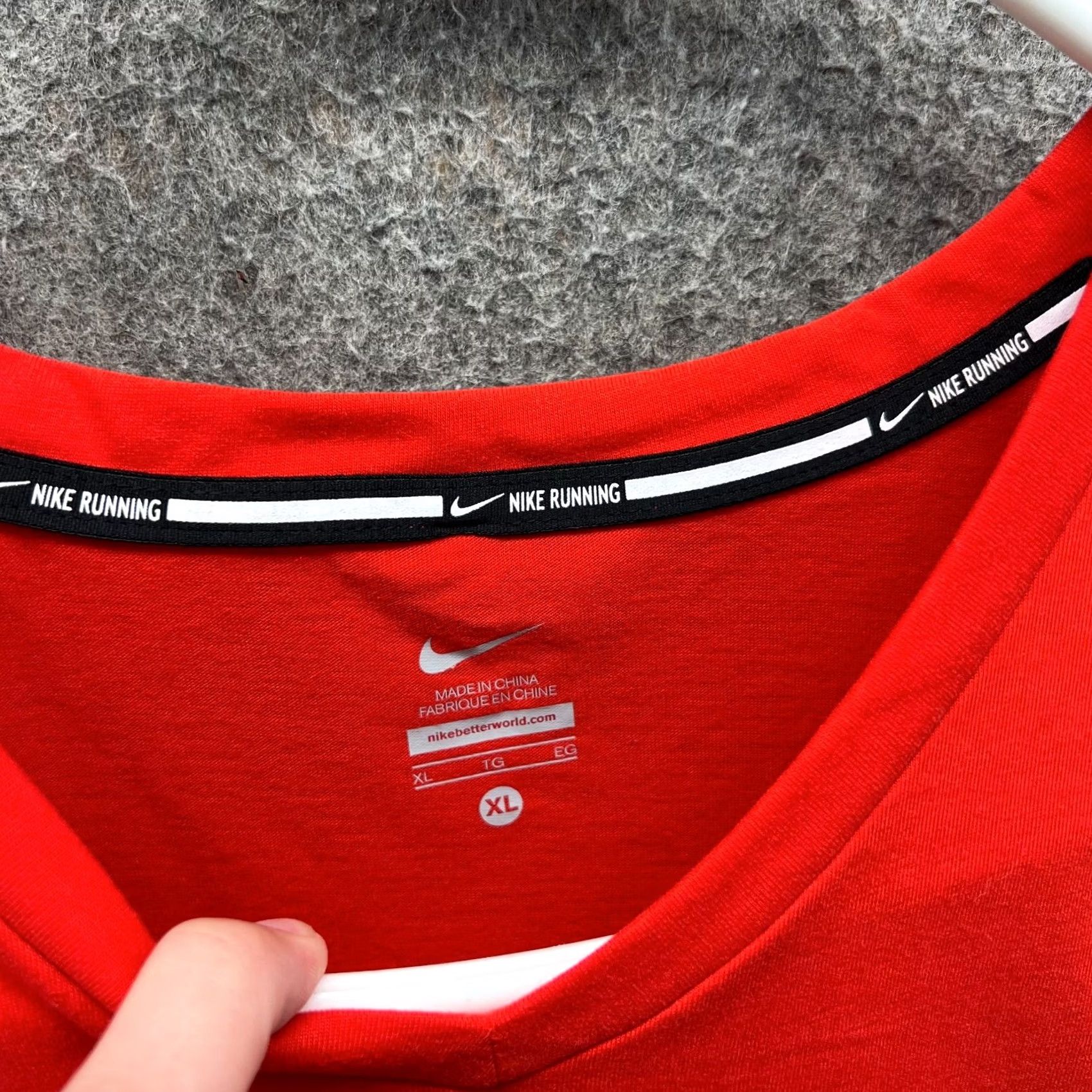 Nike VINTAGE Nike Shirt Mens XL Crimson Red Jersey Swoosh Logo V-Neck T-Shirt Sports Size US XL / EU 56 / 4 - 6 Thumbnail