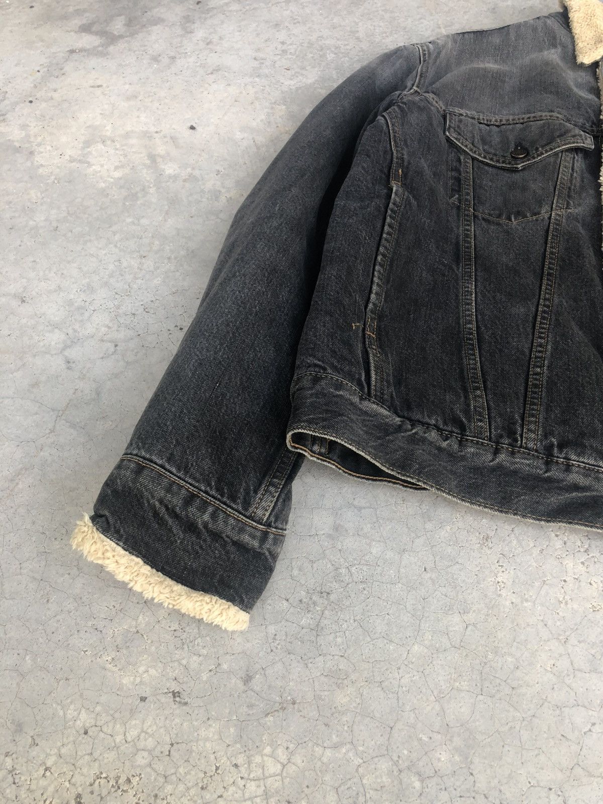Levi's Y2k Levis Sherpa Lined Denim Jacket Distressed Size US L / EU 52-54 / 3 - 9 Thumbnail