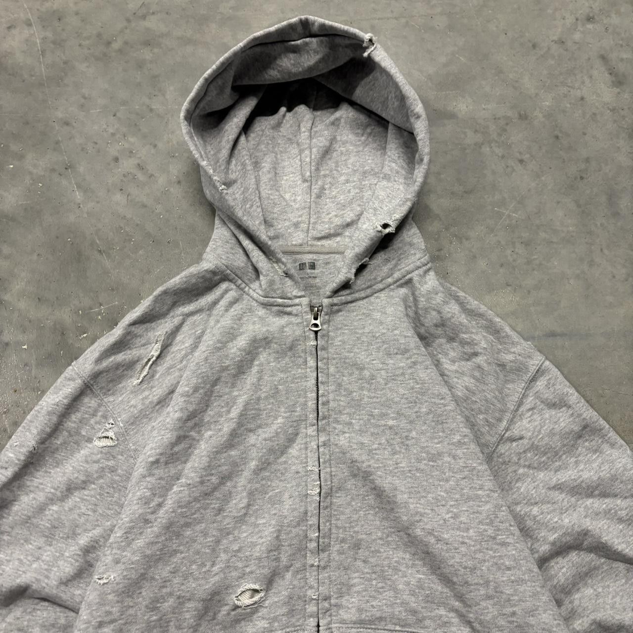Japanese Brand × Vintage Crazy Vintage Y2K/2000s Light Grey Thrashed Distressed Style Streetwear Zip Up Hoodie! Size US L / EU 52-54 / 3 - 2 Thumbnail