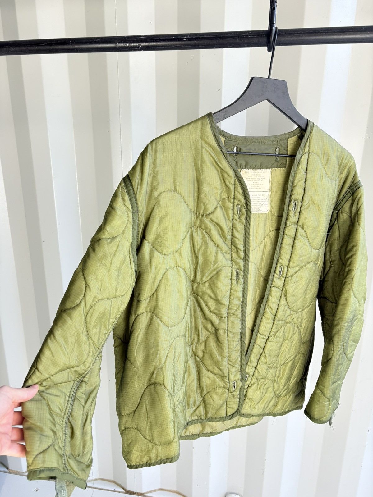 Vintage Vintage Repaired Army Liner Jacket Grunge Thrashed Faded Size US XL / EU 56 / 4 - 3 Thumbnail