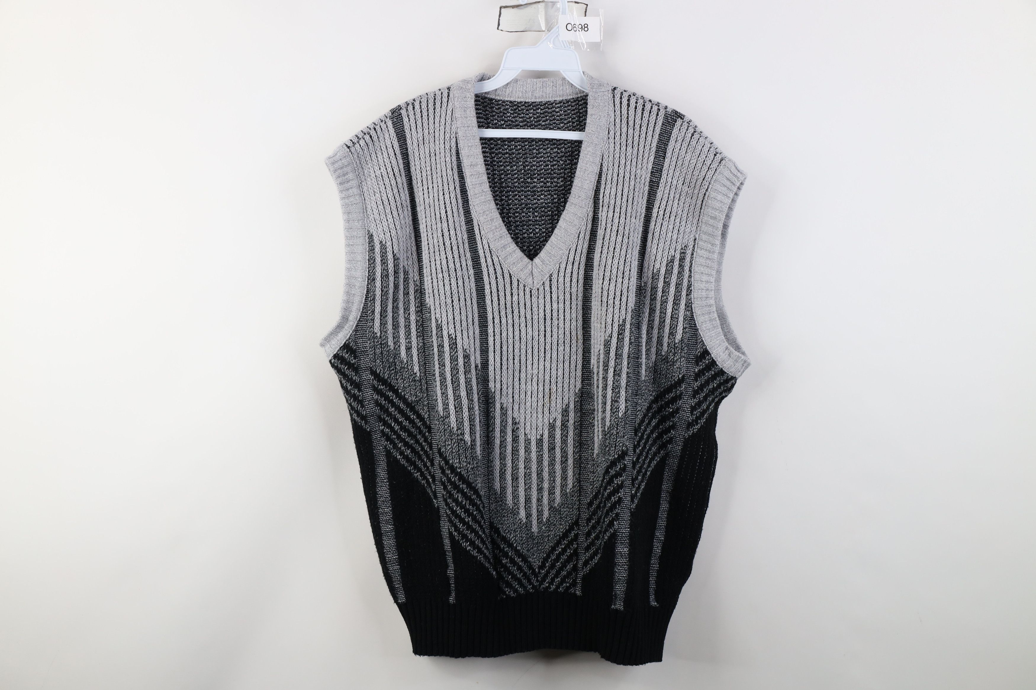 Vintage Vintage 90s Streetwear Ribbed Knit V-Neck Sweater Vest Size US XL / EU 56 / 4 - 1 Thumbnail