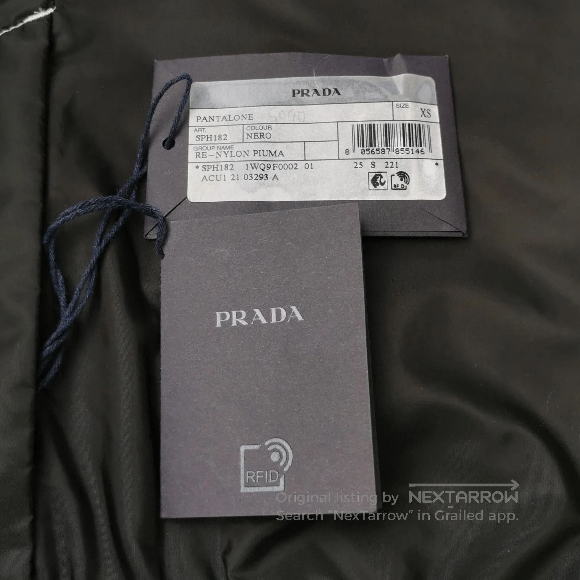 Prada Prada Triangle Logo Black Shorts Size XS . Size US 26 / EU 42 - 4 Thumbnail