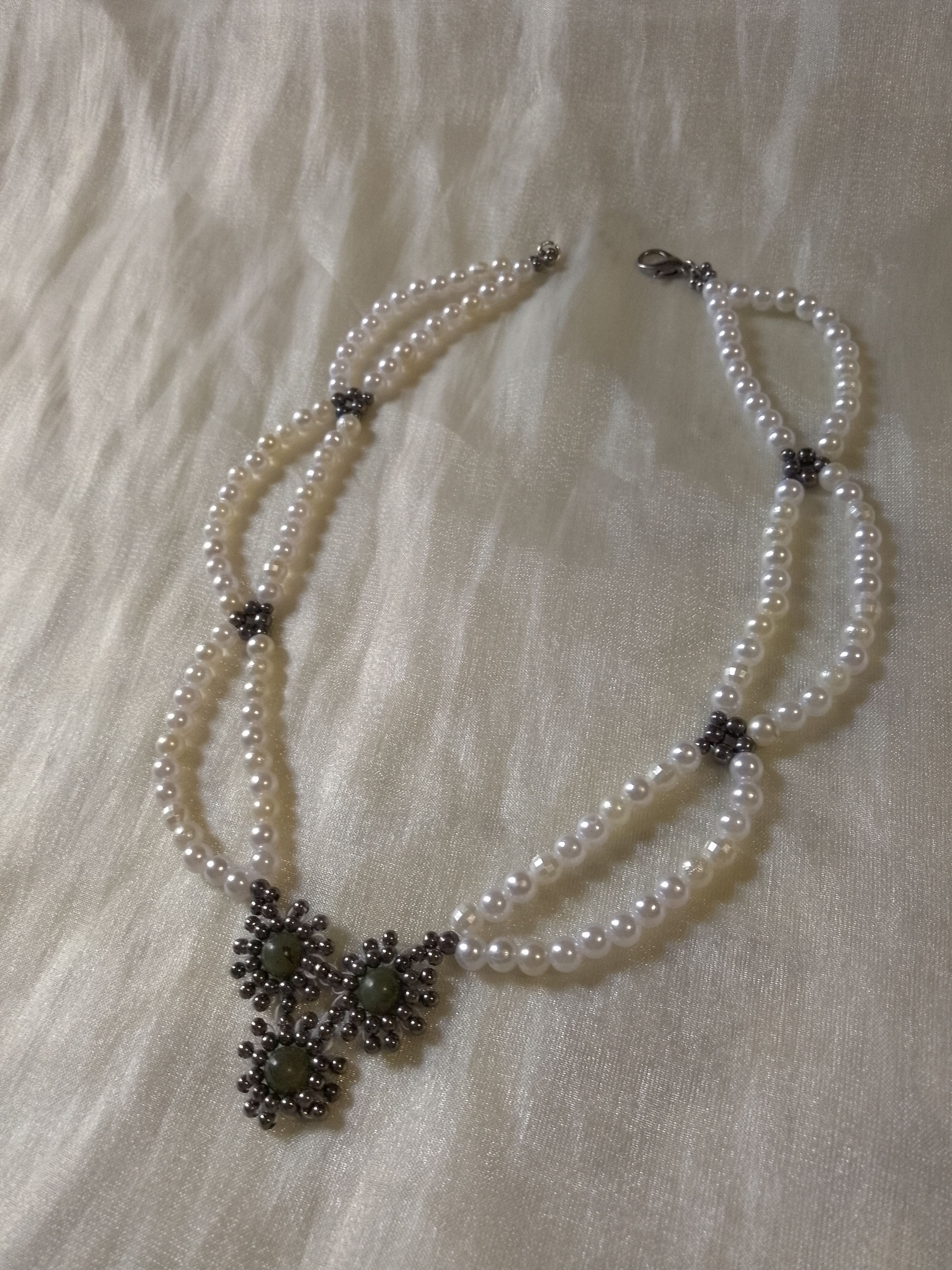 Handmade Pearls necklace Vintage style Green natural jade gemstones Size ONE SIZE - 5 Thumbnail