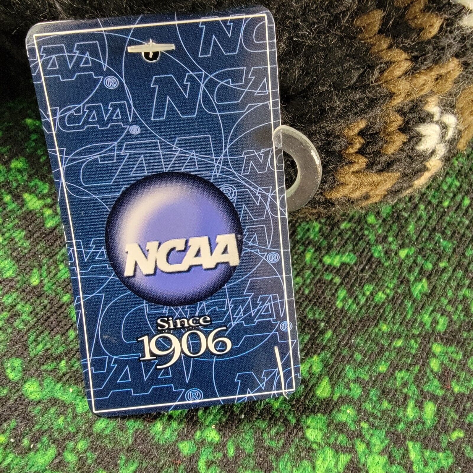 Signatures UNH Wildcats Winter Hat OSFA Size ONE SIZE - 5 Thumbnail