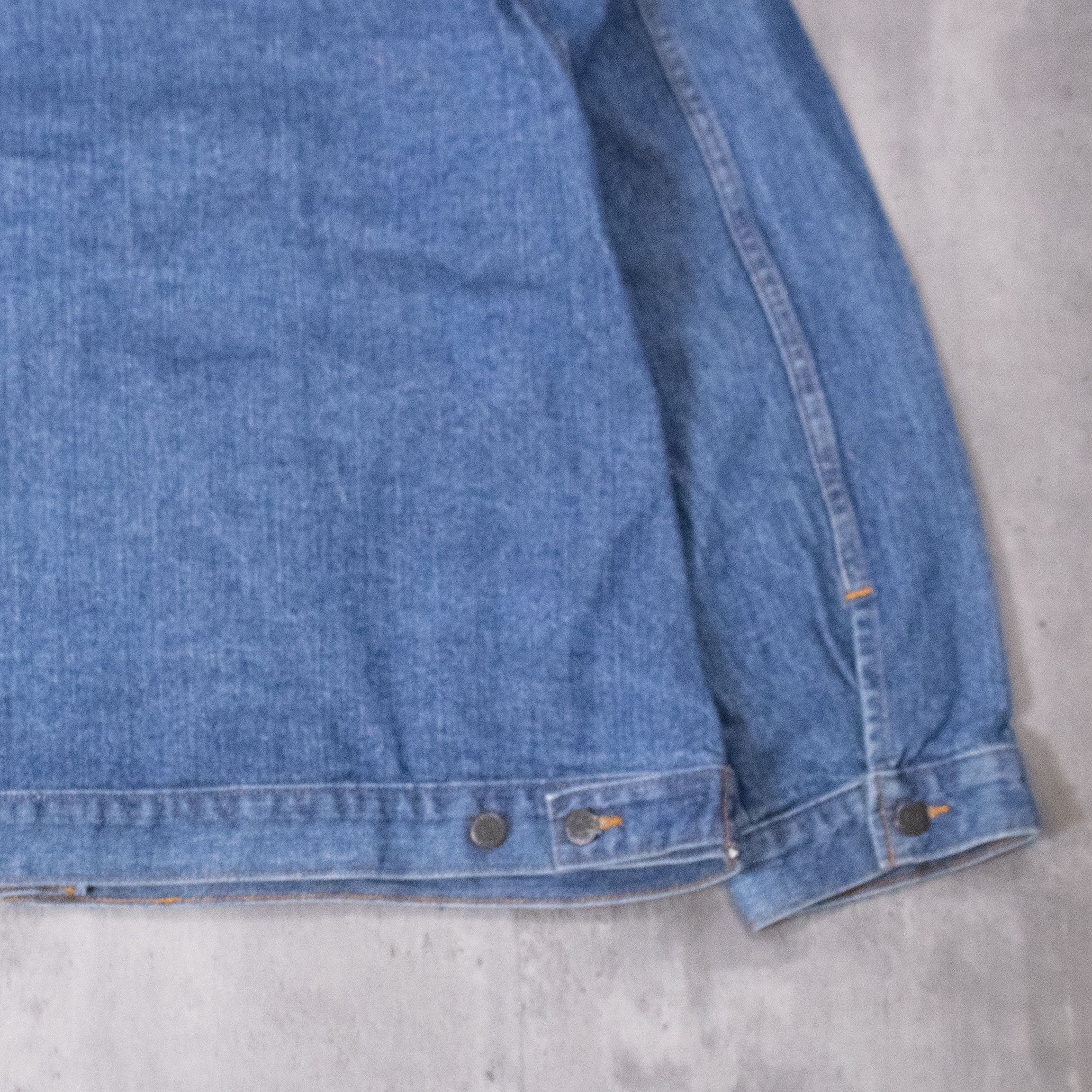 Vintage Vintage 1990s IAofM Embossed Indigo Oversize Jean Jacket Size US XL / EU 56 / 4 - 9 Thumbnail