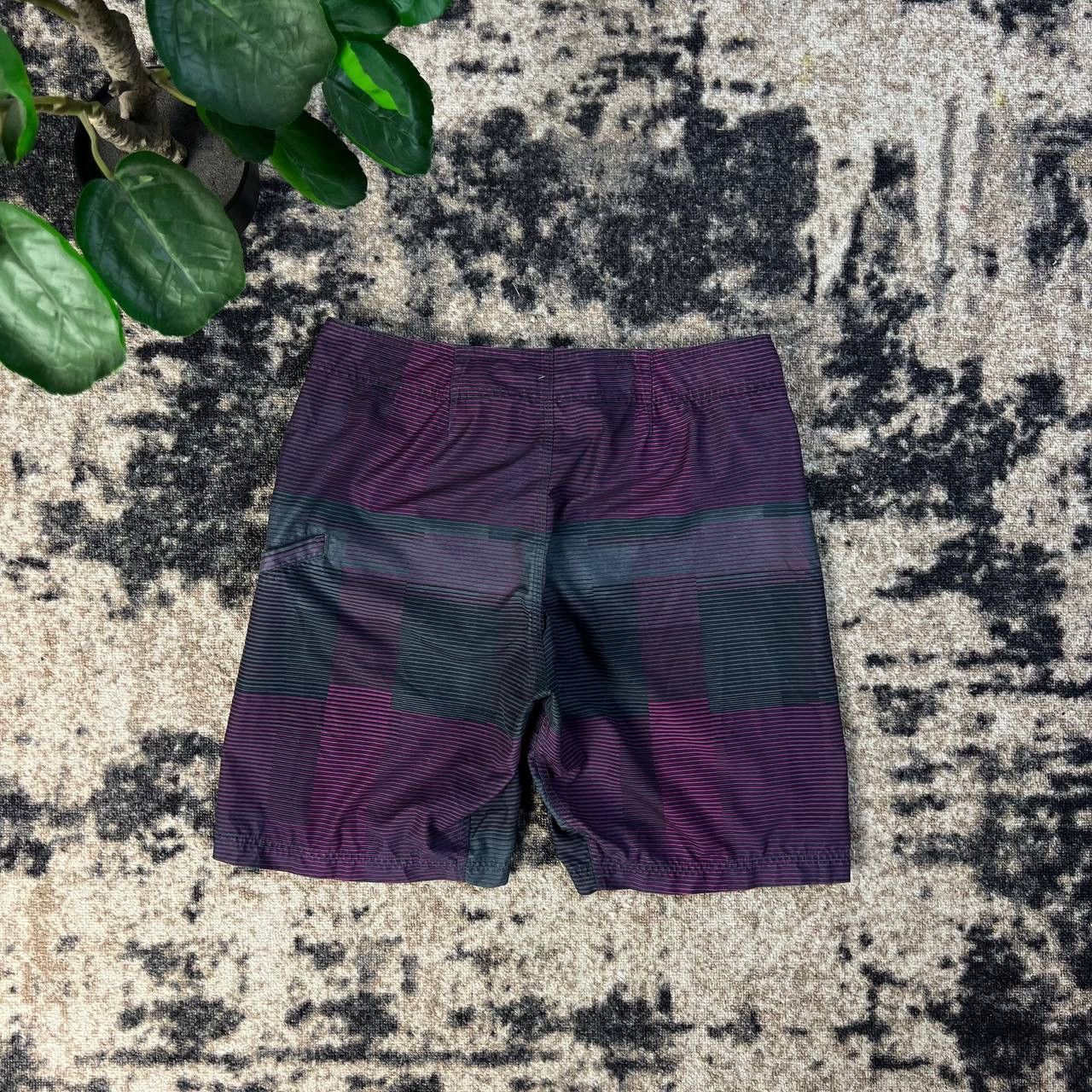 Nike Nike Swoosh Vintage Y2K Shorts Streetwear Style Size US 32 / EU 48 - 2 Thumbnail