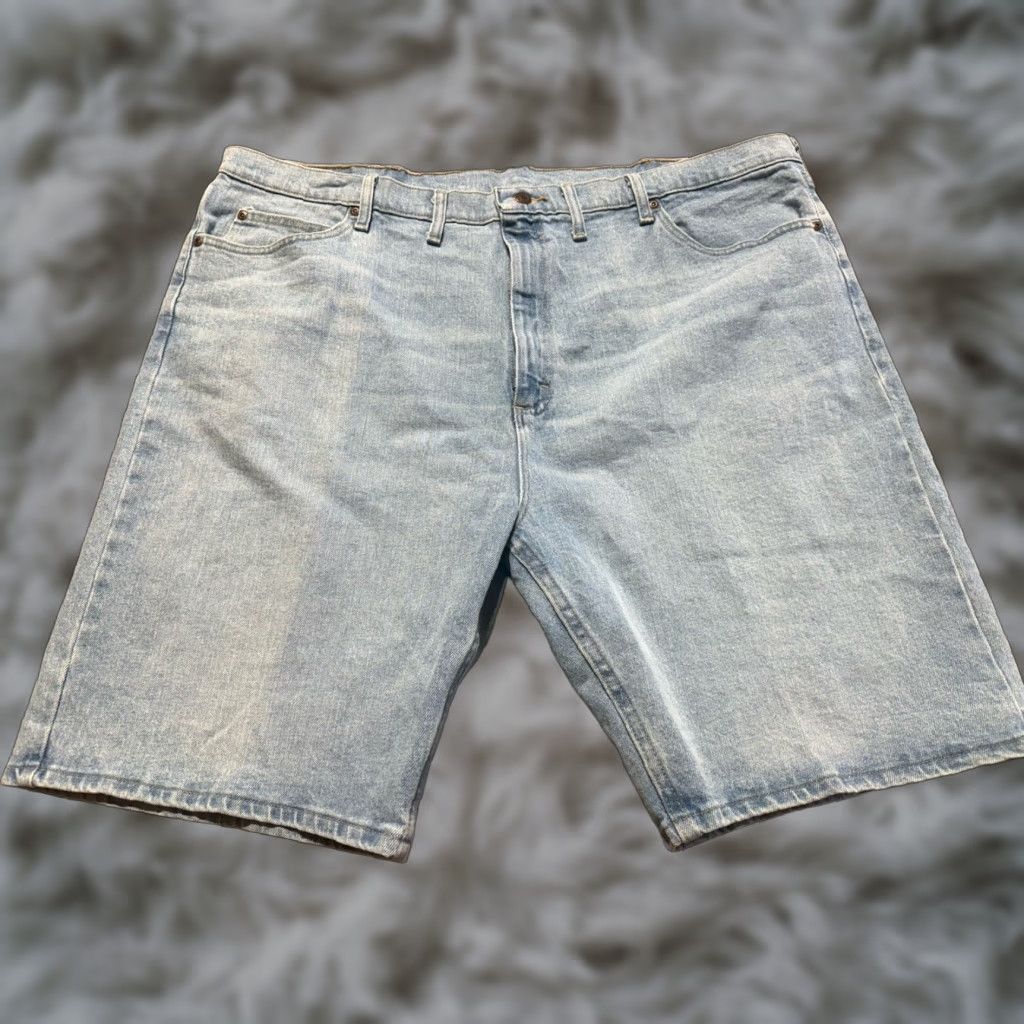 Wrangler Wrangler Mens Blue Denim Shorts Size 46 **Output:** Wrangler Mens Blue Denim Shorts Size 46 Size US 30 / EU 46 - 1 Thumbnail