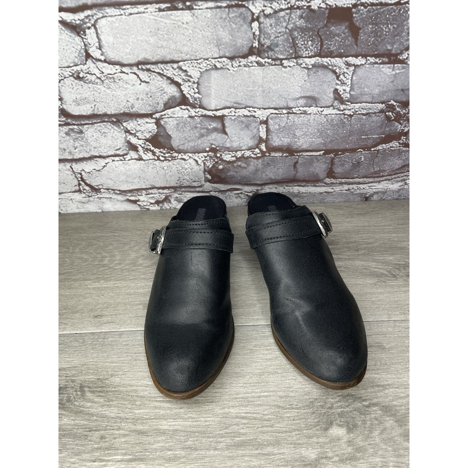 Minnetonka Minnetonka Black Leather Silver Buckle Billie Mules Shoes Wo Size US 7.5 / IT 37.5 - 13 Thumbnail