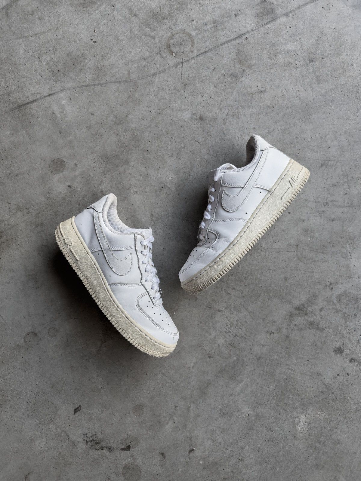 Nike Nike Air Force 1 - White Size 8 Size US 8 / IT 38 - 1 Thumbnail