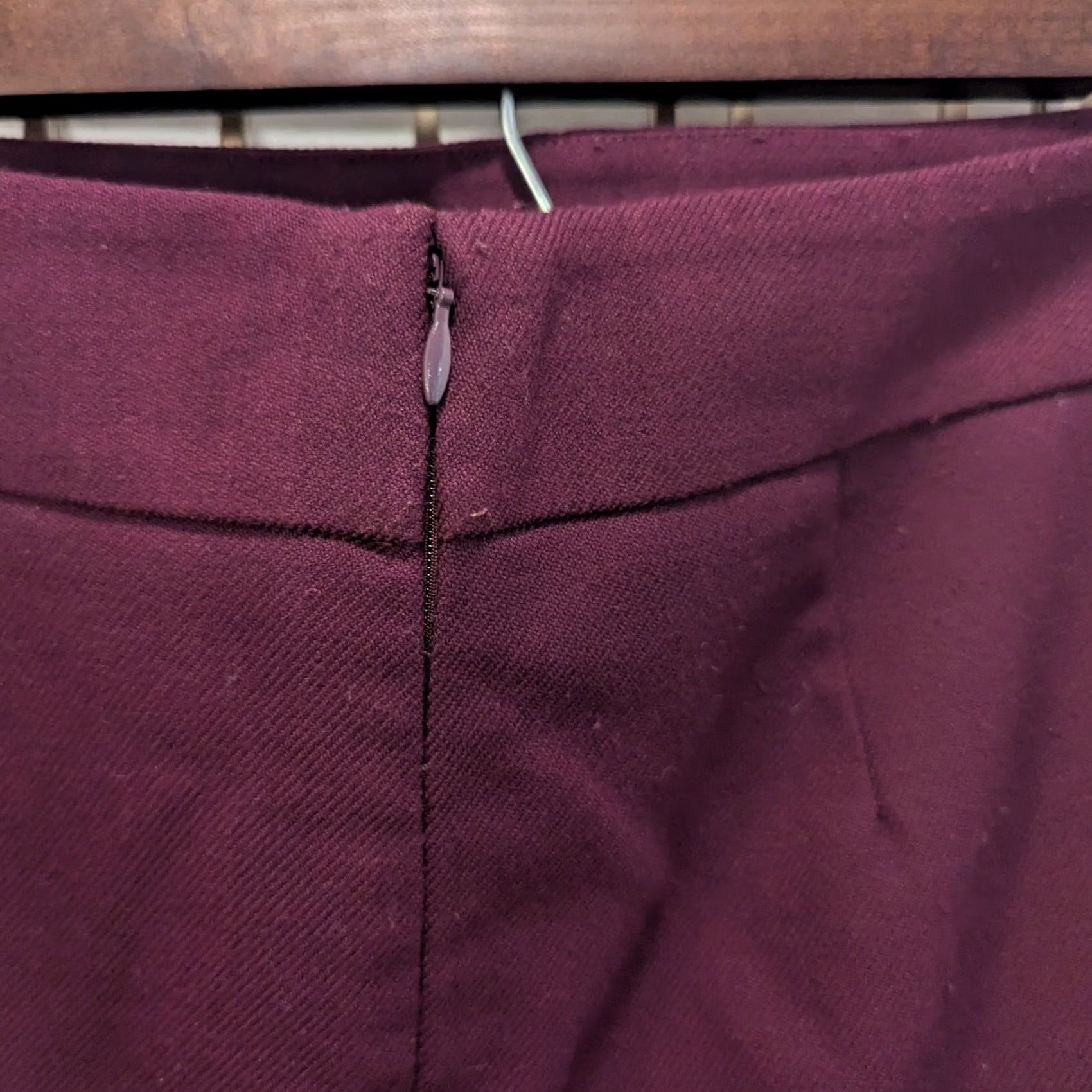 Loft VINTAGE? No — Loft Petite burgundy tweed A-line Skirt Gold Button Pockets Women's 8P Office Workwear Casual Party/Cocktail (Petites) - LOFT Size 30" / US 8 / IT 44 - 4 Thumbnail