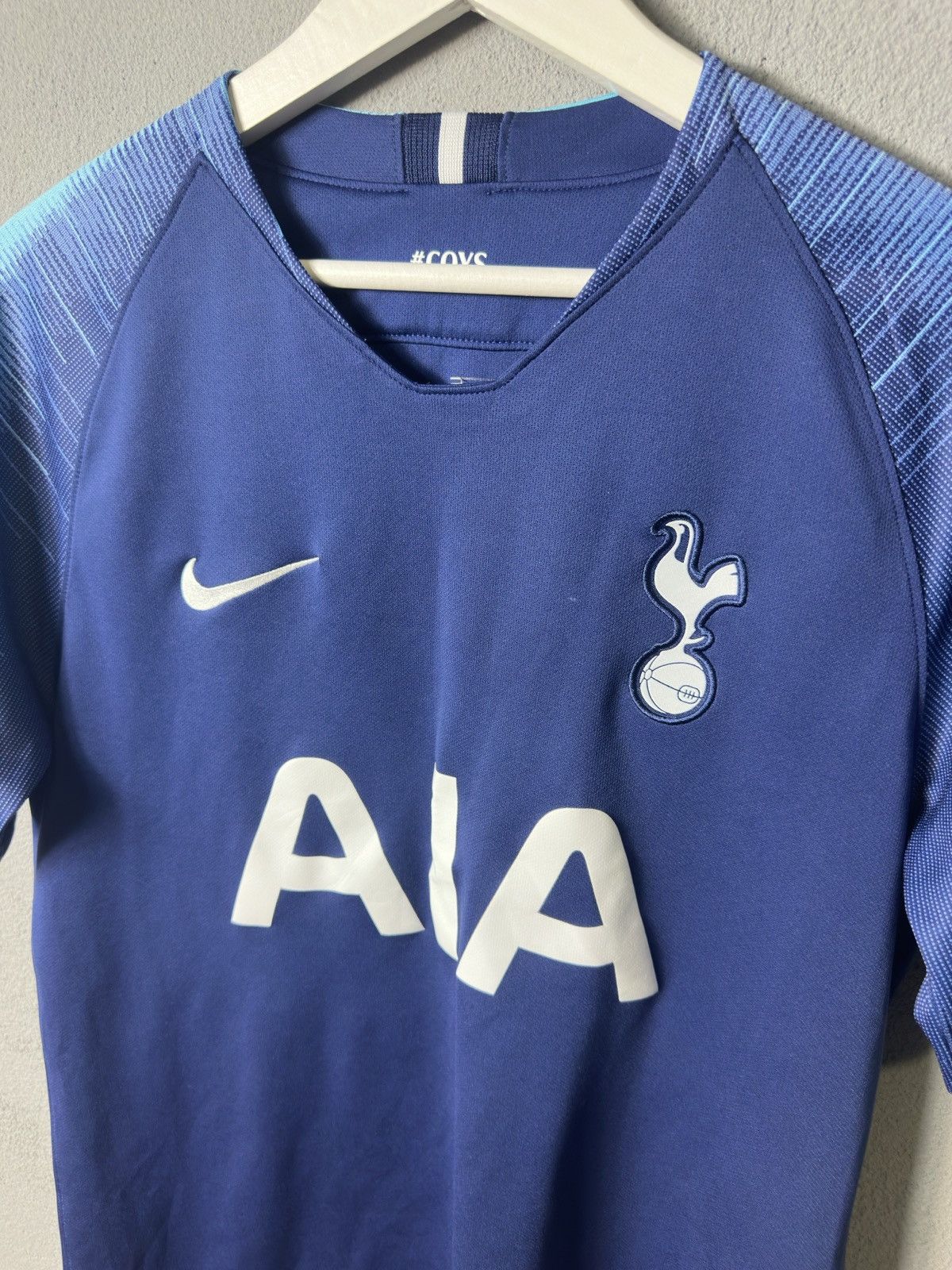 Nike TOTTENHAM HOTSPUR 2018 2019 AWAY SHIRT JERSEY NIKE Size US M / EU 48-50 / 2 - 3 Thumbnail