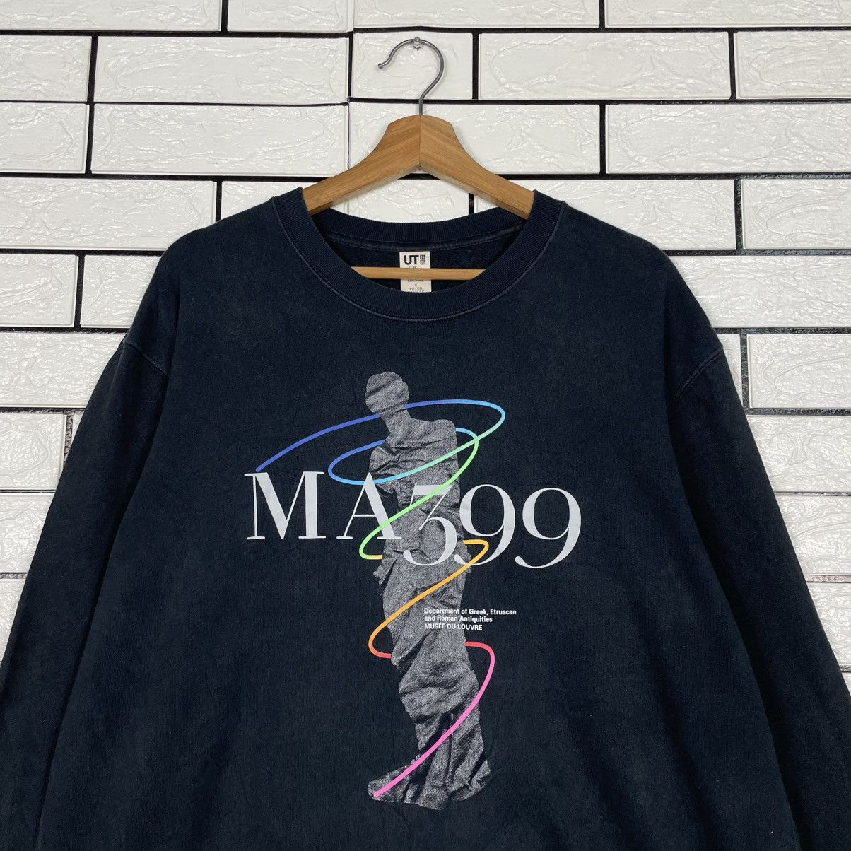 Uniqlo Uniqlo Musee Du Louvre Crewneck Sweatshirt Size US L / EU 52-54 / 3 - 2 Thumbnail