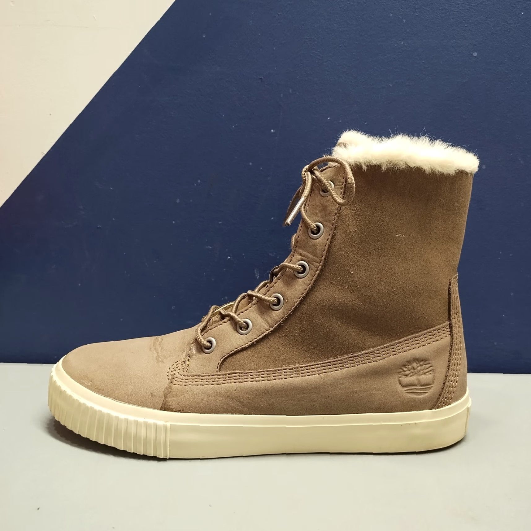 Timberland Timberland Skyla Bay Winter Boots Womens Size US 8 White & Brown Round Toe Lace Up Size US 8 / IT 38 - 2 Thumbnail