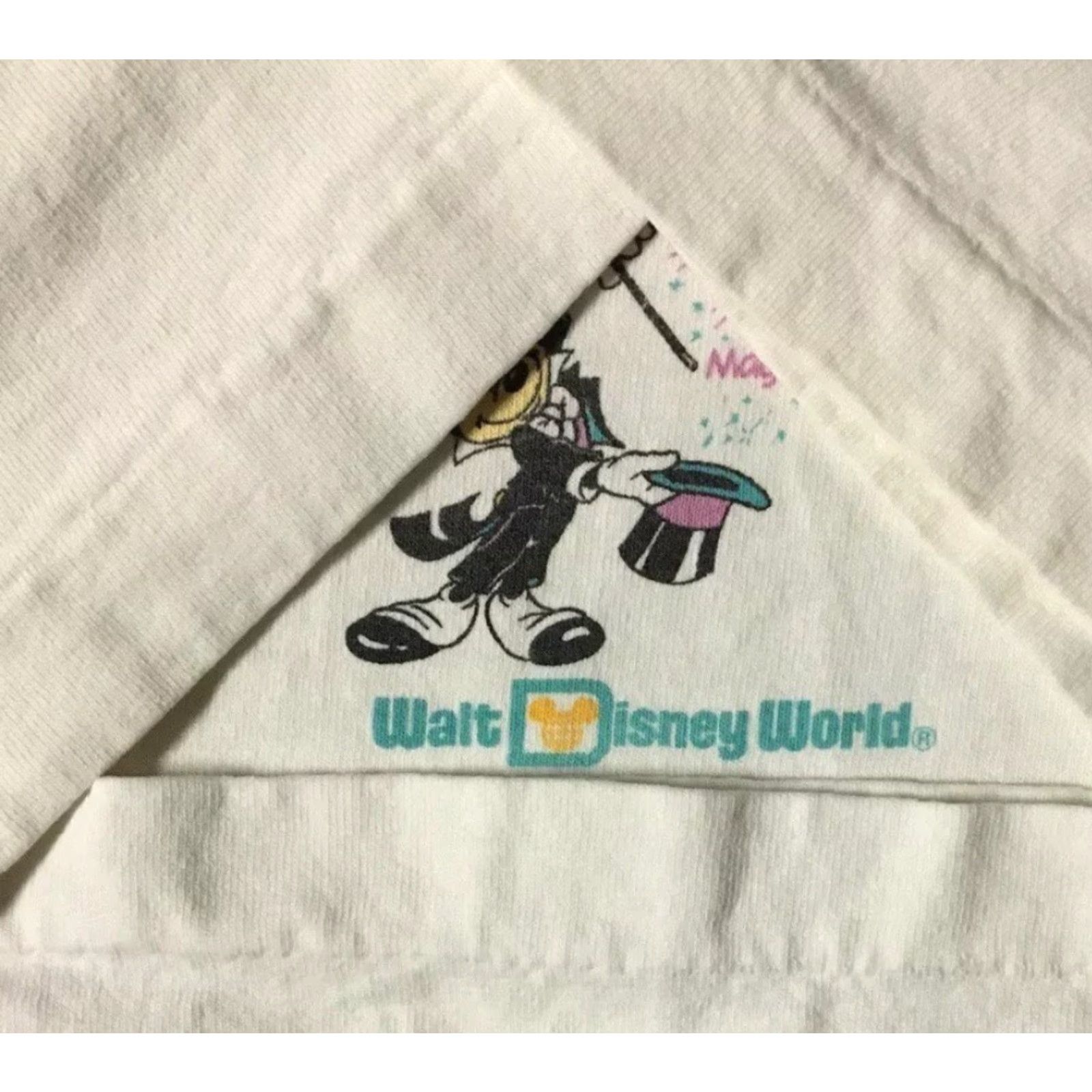 Disney VINTAGE 90s Mickey Mouse Walt Disney World Faded Henley Shirt L USA Cartoon TV Grunge 80s Size US L / EU 52-54 / 3 - 3 Thumbnail