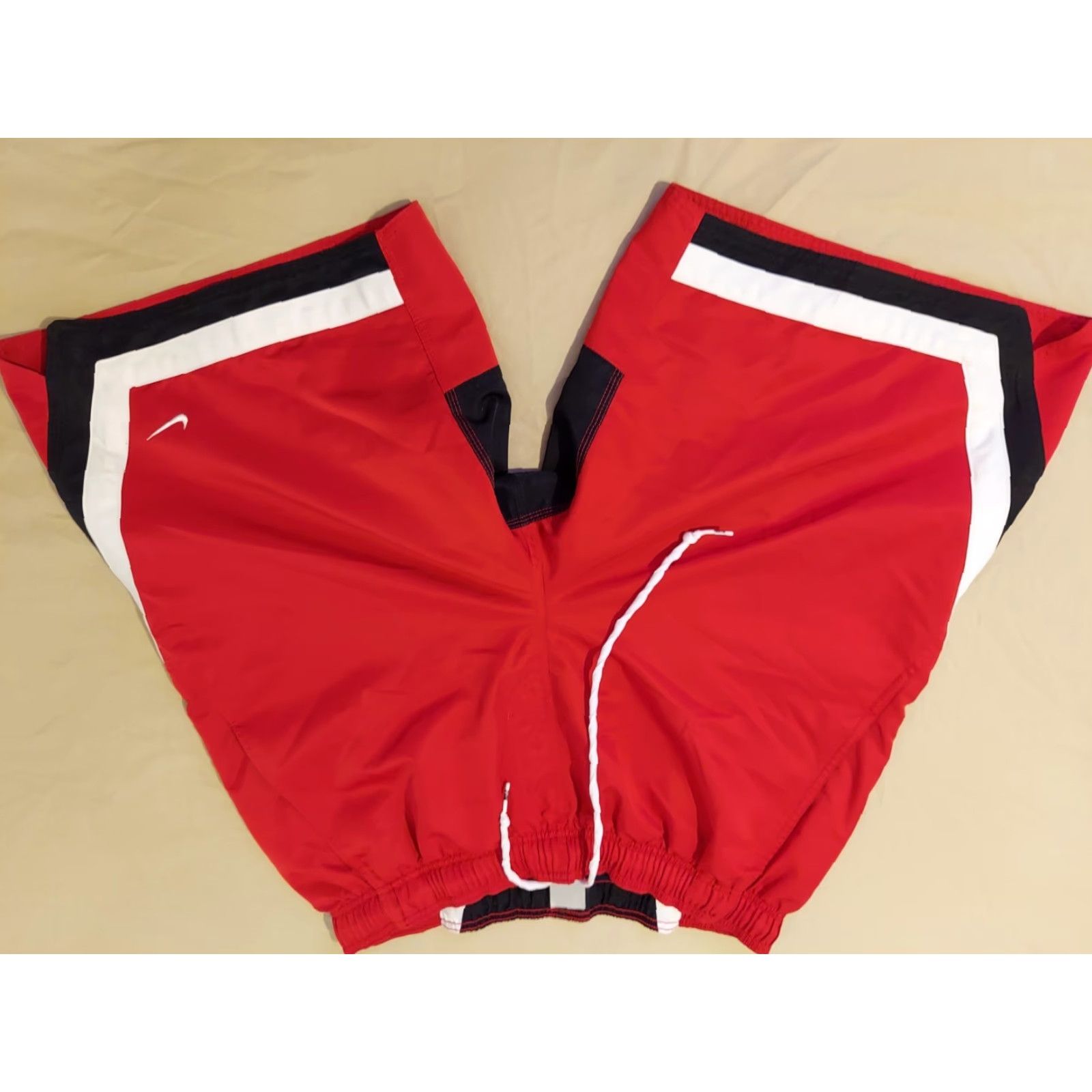Nike Nike 2XL Red Shorts Trunks Athletic Gym Workout User: Nike 2XL Red Shorts Trunks Athletic Gym Workout Size US 39 - 2 Thumbnail