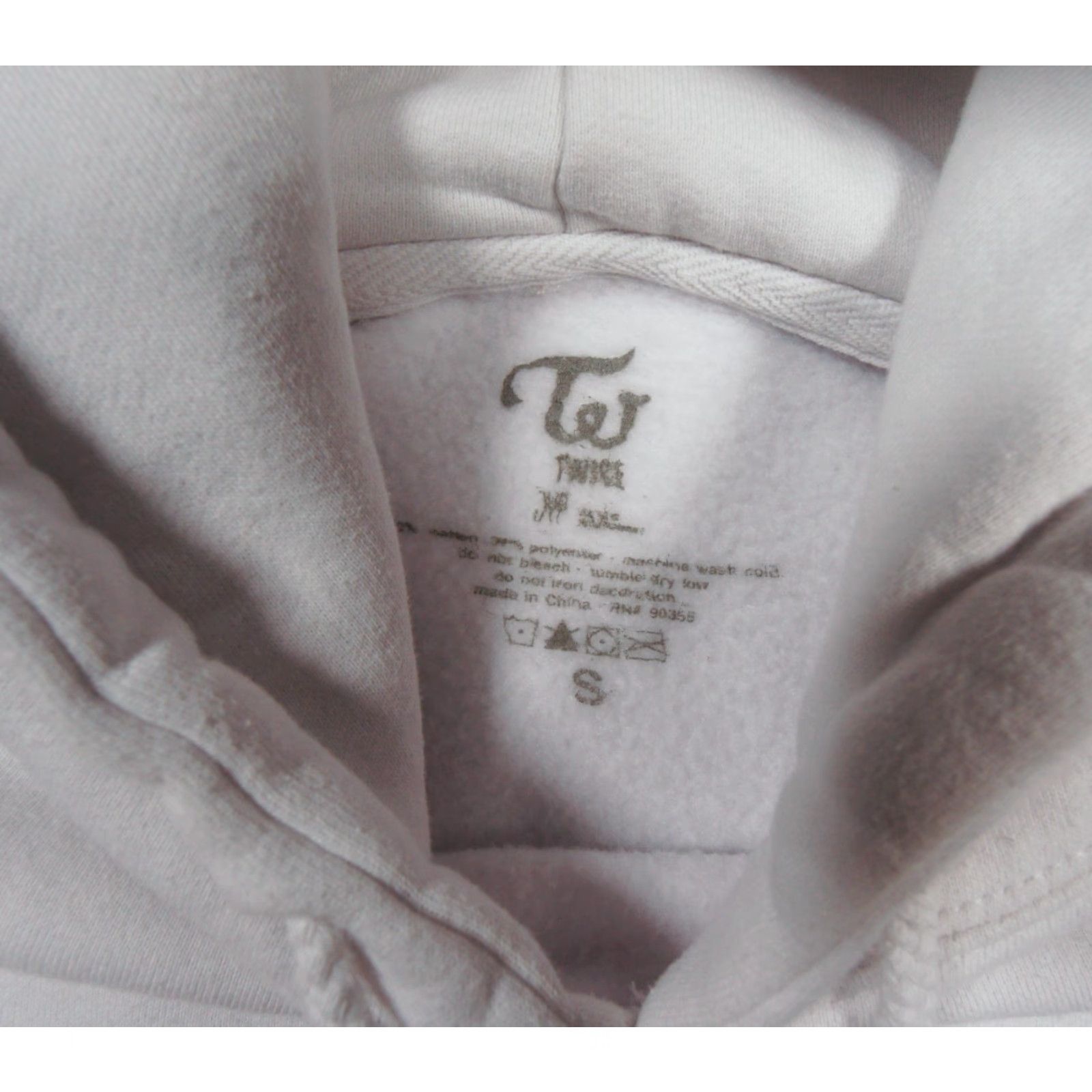 Vintage Twice Hoodie Mens Small White KPop Concert Sweatshirt Pullover Logo All Seasons Hoodie Regular Fit White Mens S Size US S / EU 44-46 / 1 - 5 Thumbnail