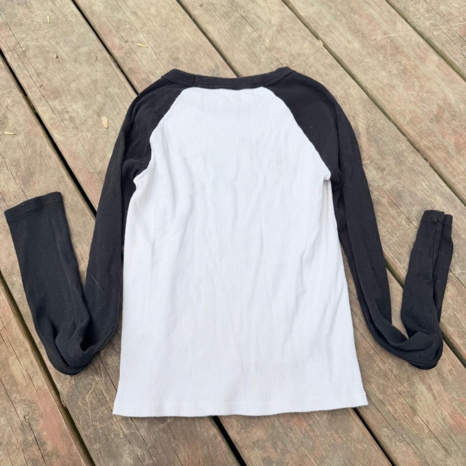 Other John Galt Brandy Melville Raglan Baseball Tee Size XS / US 0-2 / IT 36-38 - 3 Thumbnail