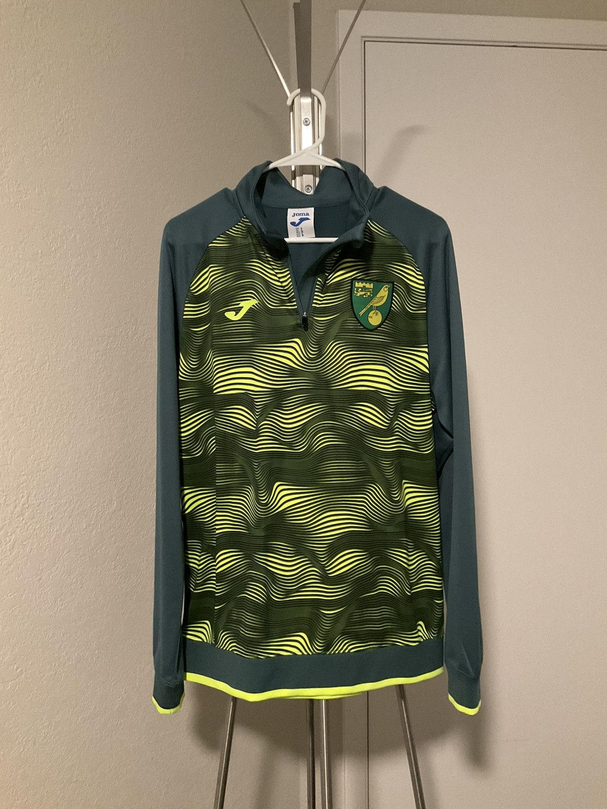 Joma Norwich City FC Jacket by Joma Size US L / EU 52-54 / 3 - 3 Thumbnail