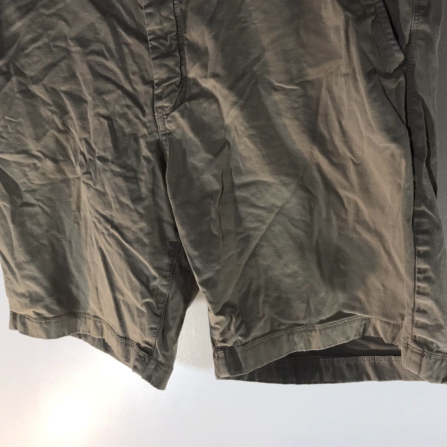 Michael Kors Michael Kors Tan Chino Shorts Mens Size 38 Casual Travel Workwear Size US 38 / EU 54 - 3 Thumbnail