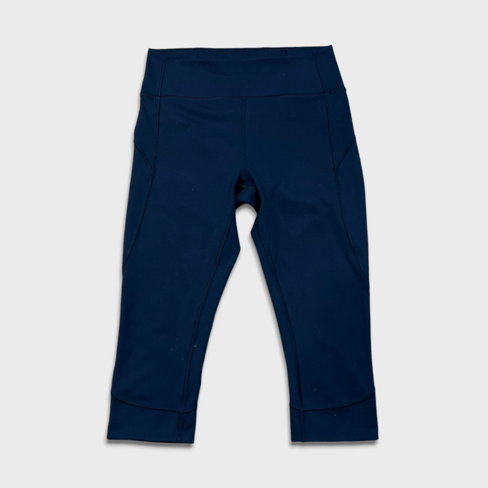 Lululemon Lululemon In Movement Crop PantsHigh Rise Everlux 19 Legging Size 32" / US 10 / IT 46 - 1 Thumbnail