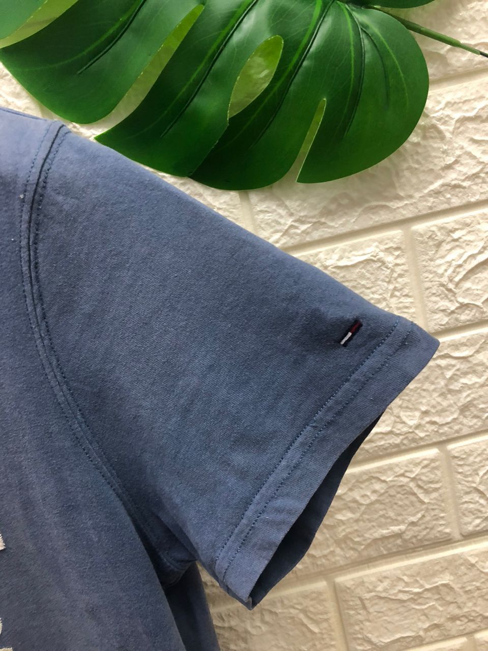 Vintage Vintage TOMMY HILFIGER Denim Knit Fabric Tshirt Size US L / EU 52-54 / 3 - 4 Thumbnail
