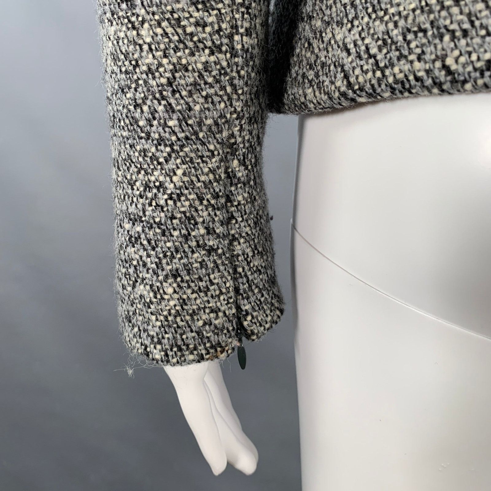 Alexander McQueen Size 4 Grey Black Wool Blend Boucle Single Breasted Jacket Size S / US 4 / IT 40 - 6 Thumbnail