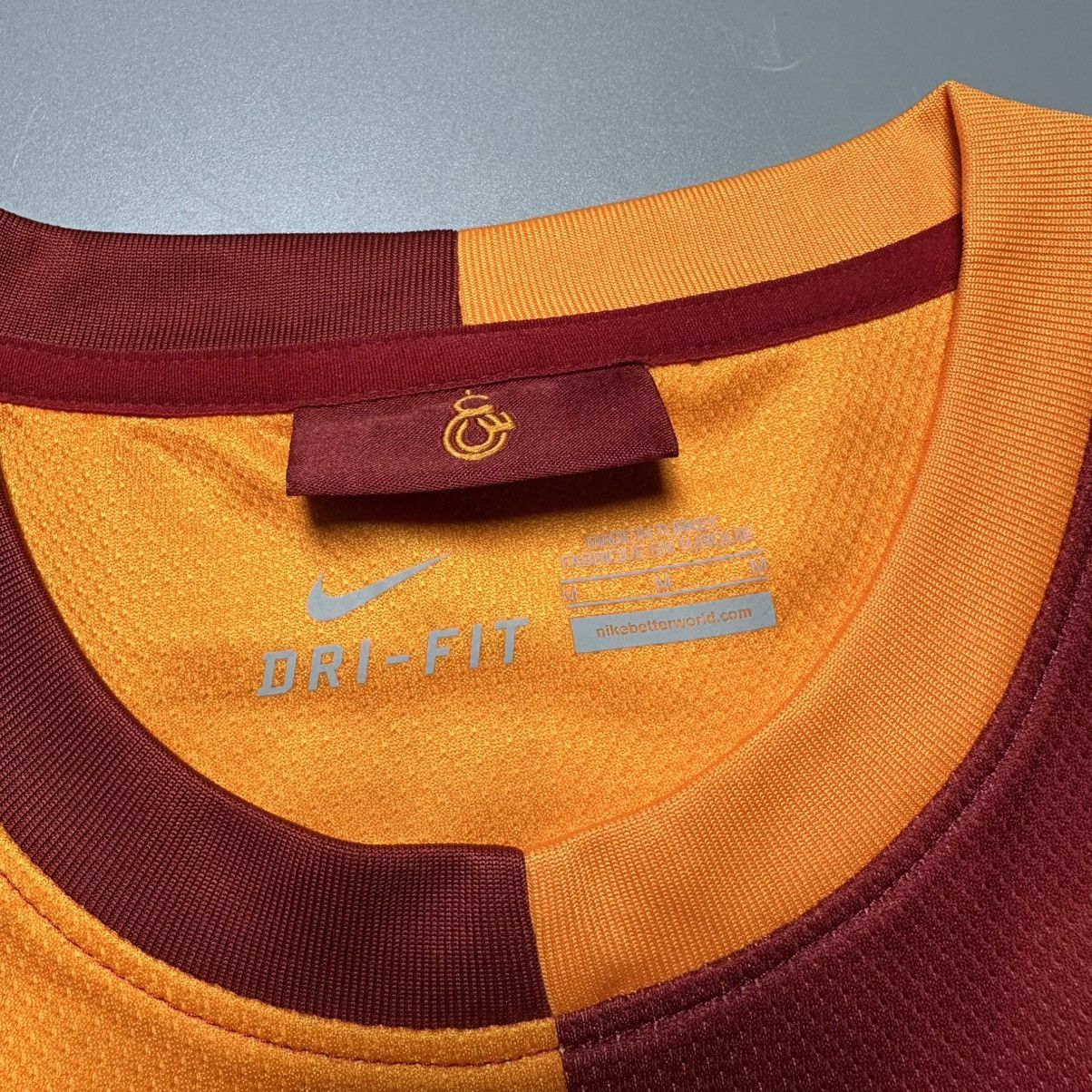 Nike GALATASARAY NIKE 2013/2014 FOOTBALL HOME JERSEY #11 DROGBA Size US M / EU 48-50 / 2 - 7 Thumbnail