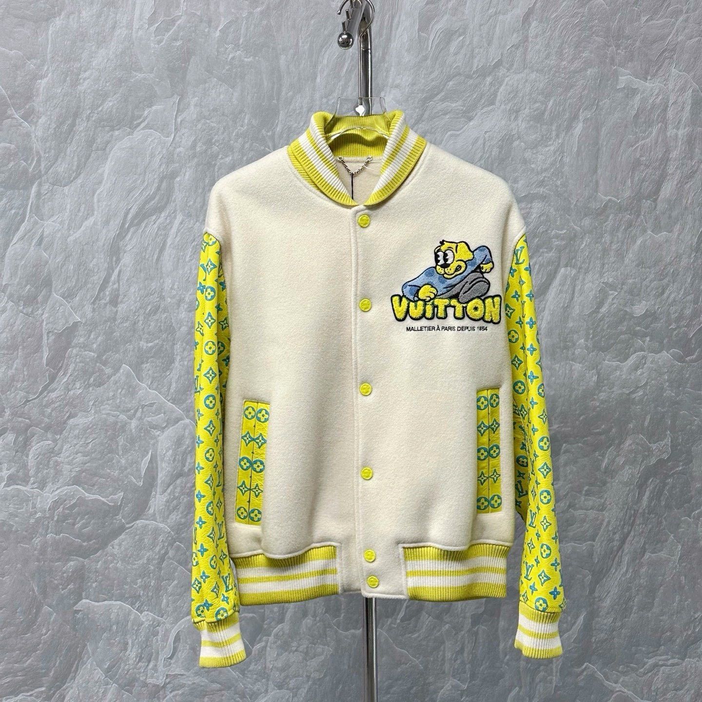 Louis Vuitton Louis Vuitton Embroidered Puppy Patchwork Jacket Size US M / EU 48-50 / 2 - 1 Thumbnail