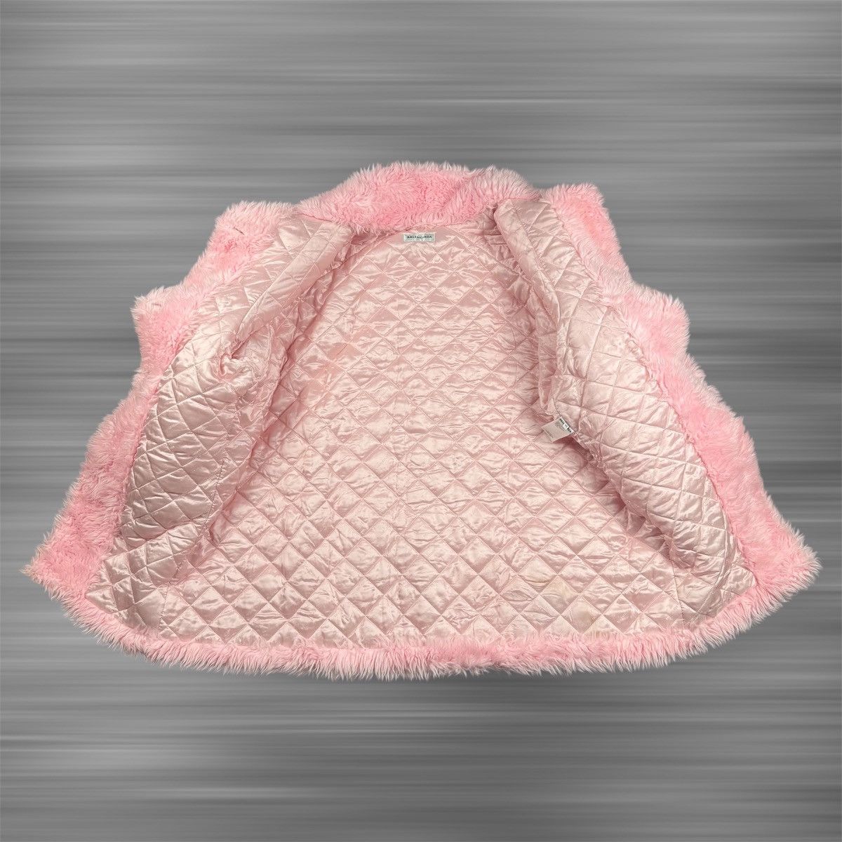 Balenciaga Balenciaga F/W20 Faux Fur Oversized ʼPink’ Coat Retail 3000$ Size S / US 4 / IT 40 - 7 Thumbnail