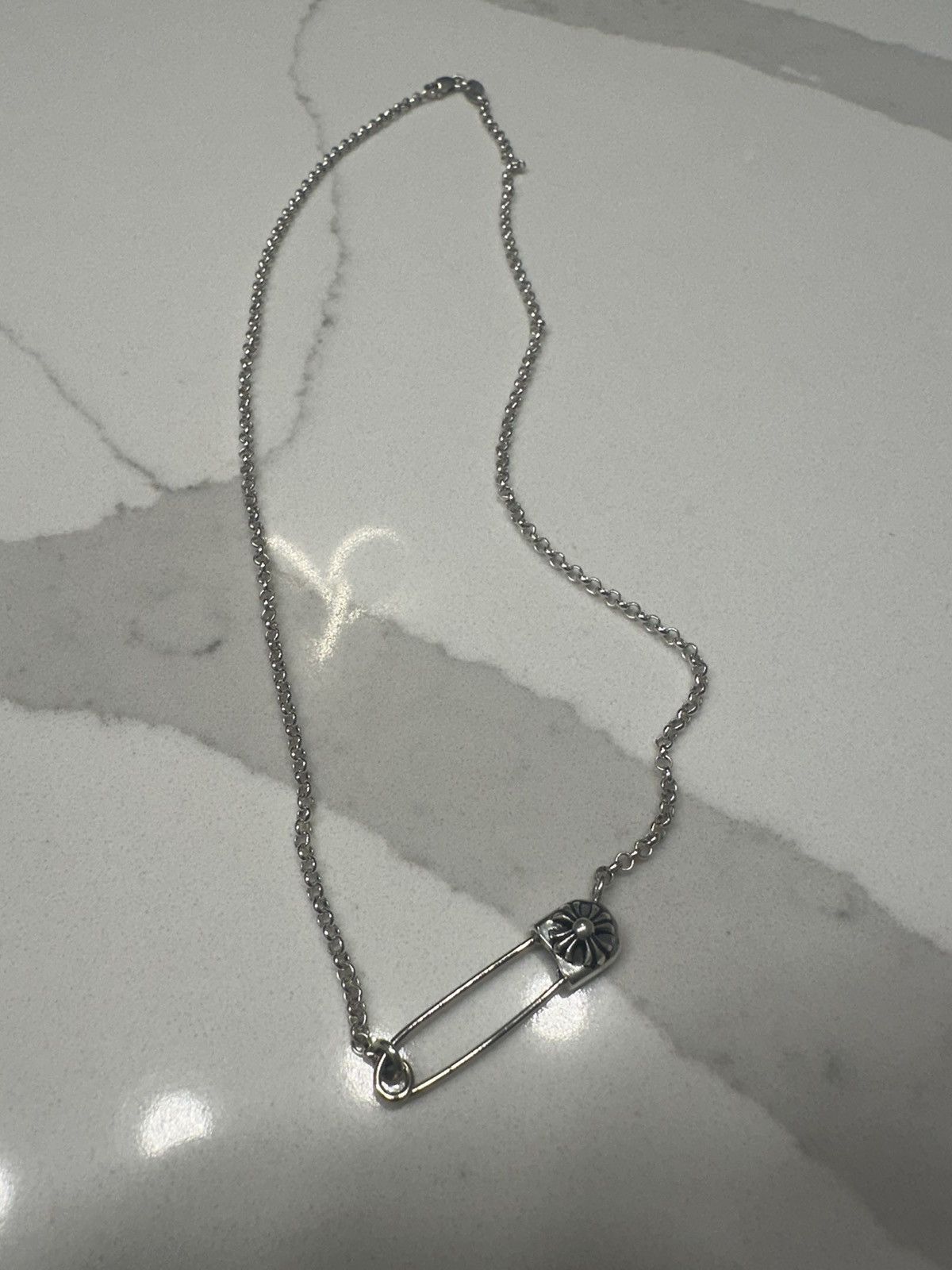 Chrome Hearts 🔥Chrome Hearts Silver Safety pin necklace 18inches