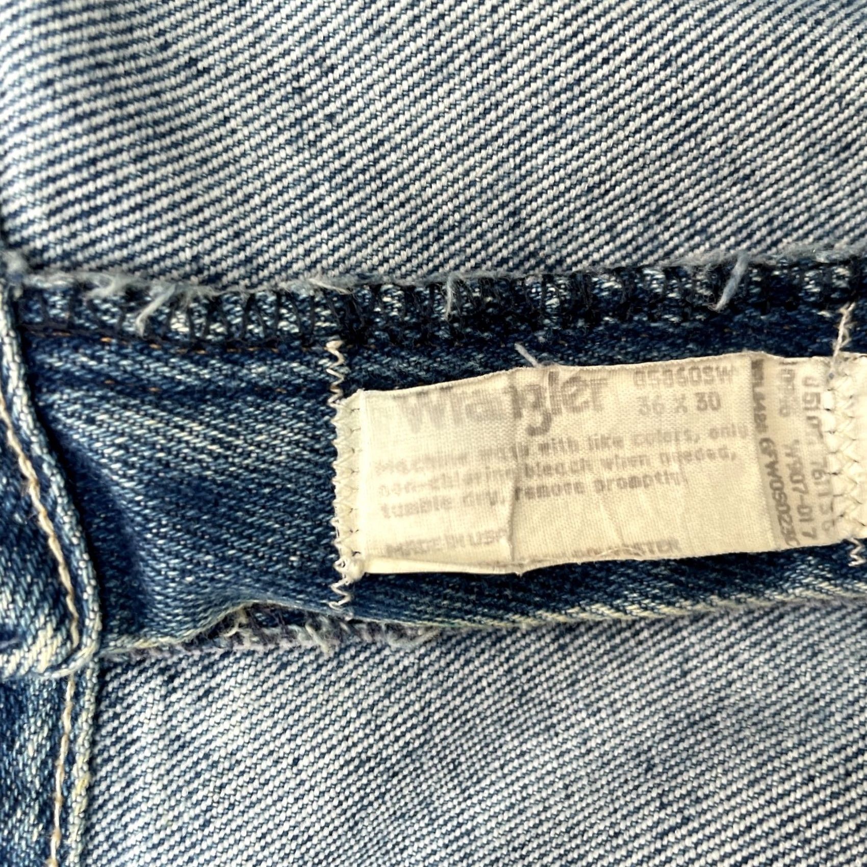 Wrangler VINTAGE Wrangler Jeans Mens 36x30 Blue Logo Denim Straight Leg Cotton 5-Pocket Zipper Button City Preppy Winter Fall Spring Size US 36 / EU 52 - 3 Thumbnail