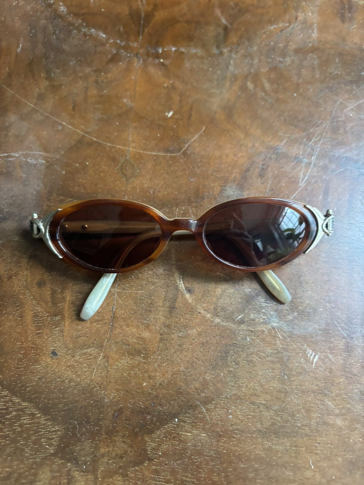 Kieselstein-Cord Vintage Helping Hand Sunglasses (Brown 