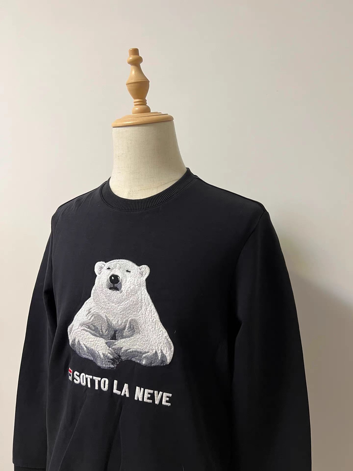 Fila Fila Polar Bear Embroidered Sweatshirt K9 Size US L / EU 52-54 / 3 - 3 Thumbnail