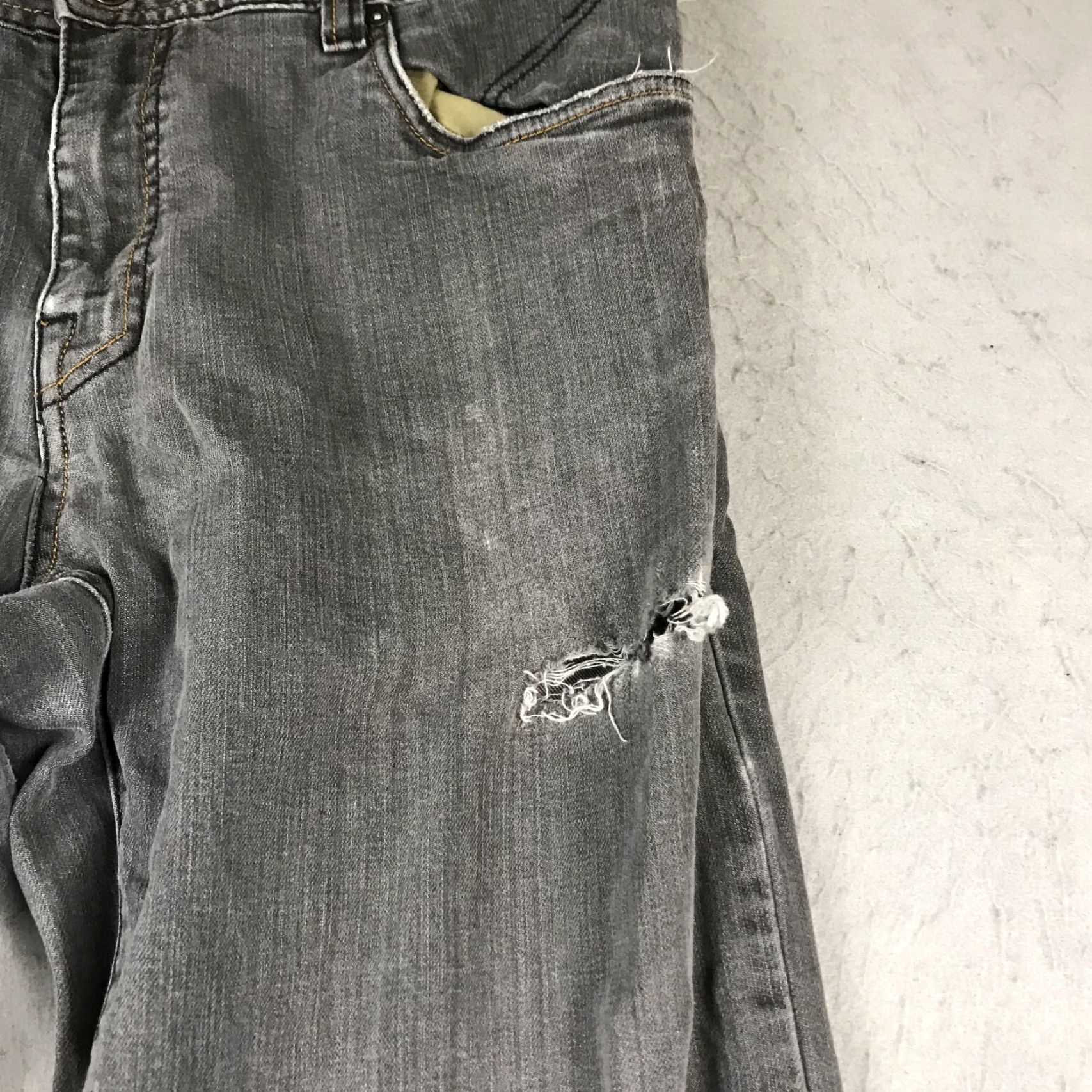 Prana prAna Jeans Mens 35x32 Gray Axiom Denim Casual Straight Leg Outdoor Cotton Denim Regular Men Size US 35 - 4 Thumbnail