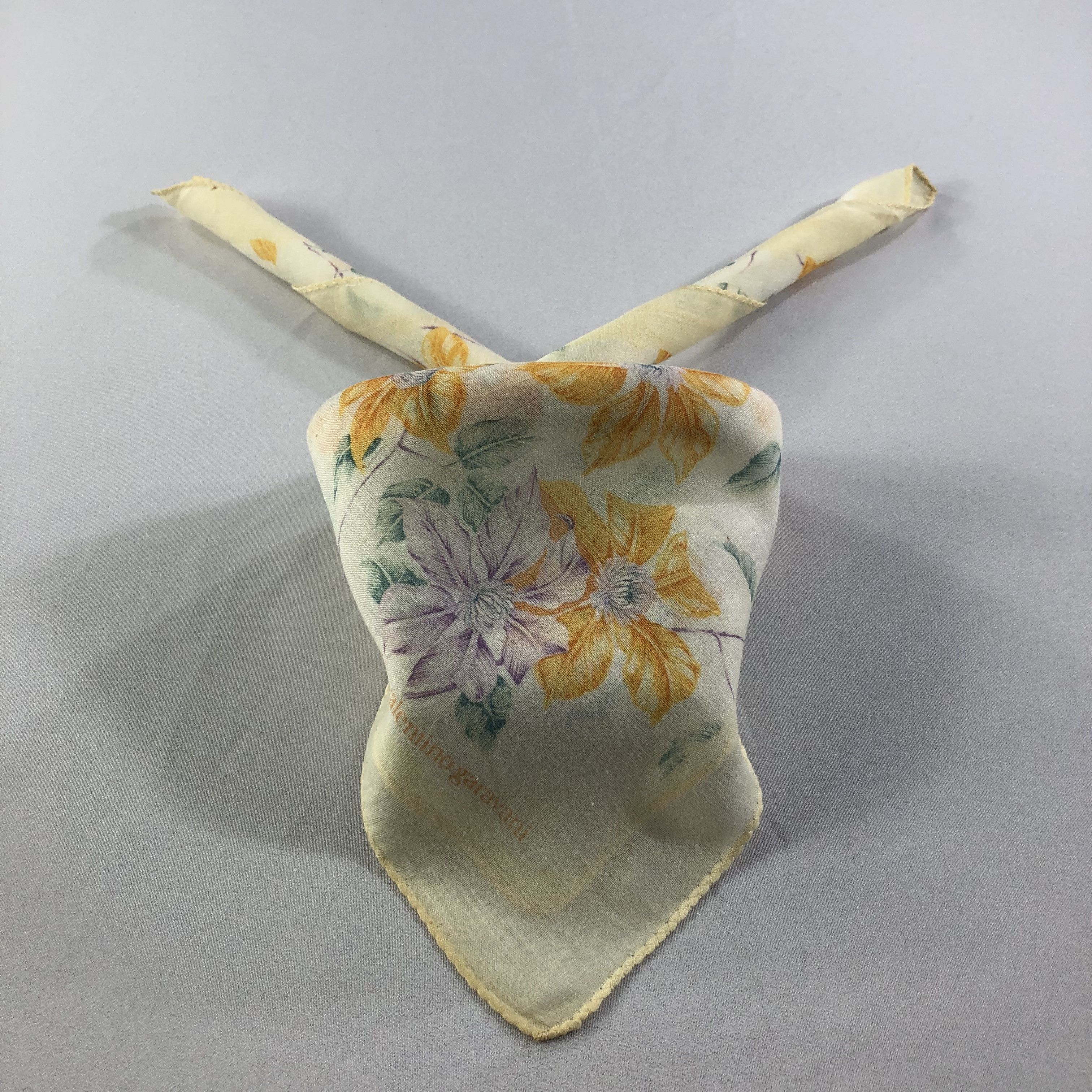 Japanese Brand Valentino Garavani Handkerchief Neckerchief Bandana H1986 Size ONE SIZE - 1 Thumbnail