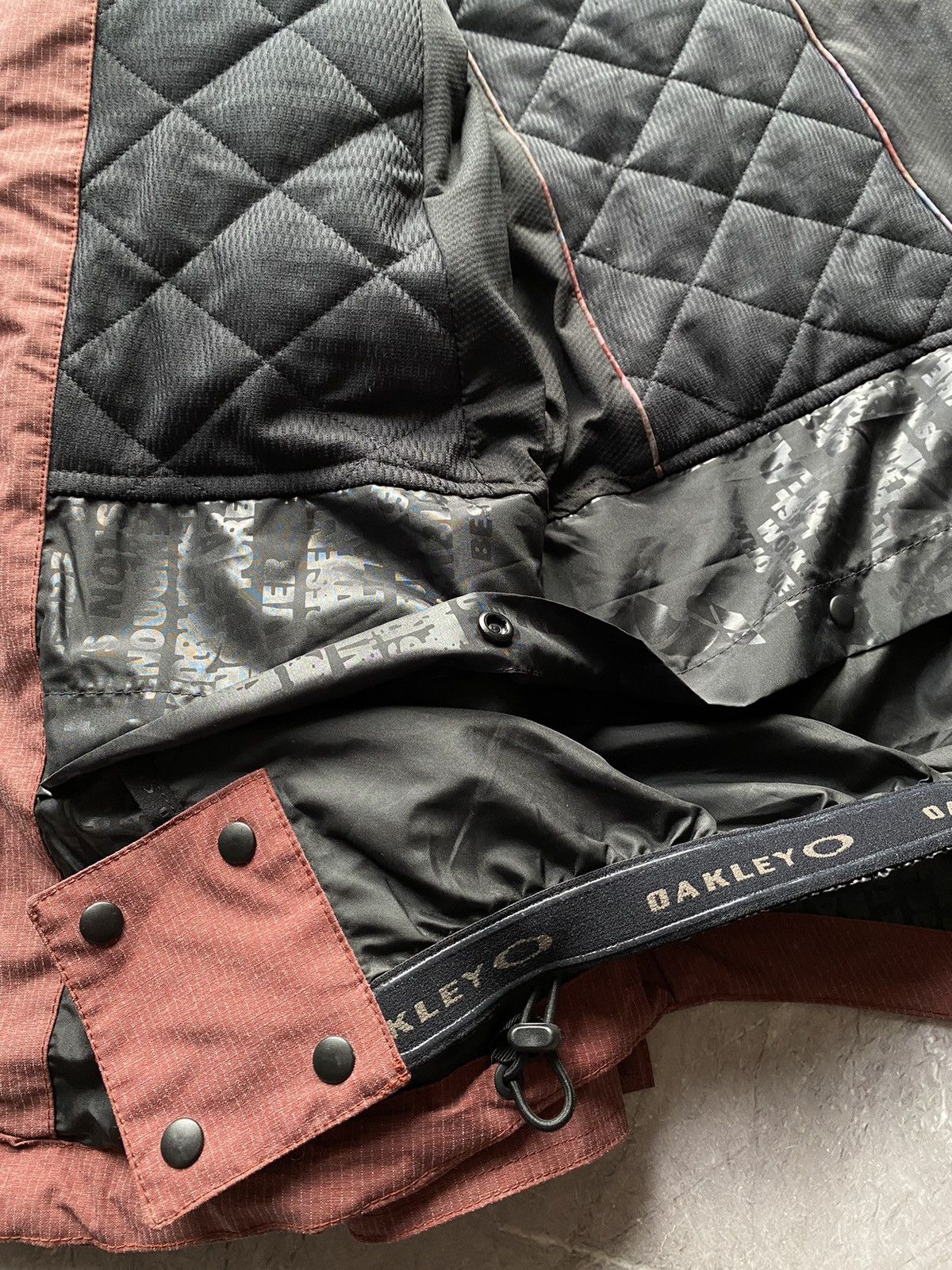 Oakley Rare Y2K Oakley Light Gorpcore Rain Outdoor Jacket Gorpcore Size US S / EU 44-46 / 1 - 8 Thumbnail