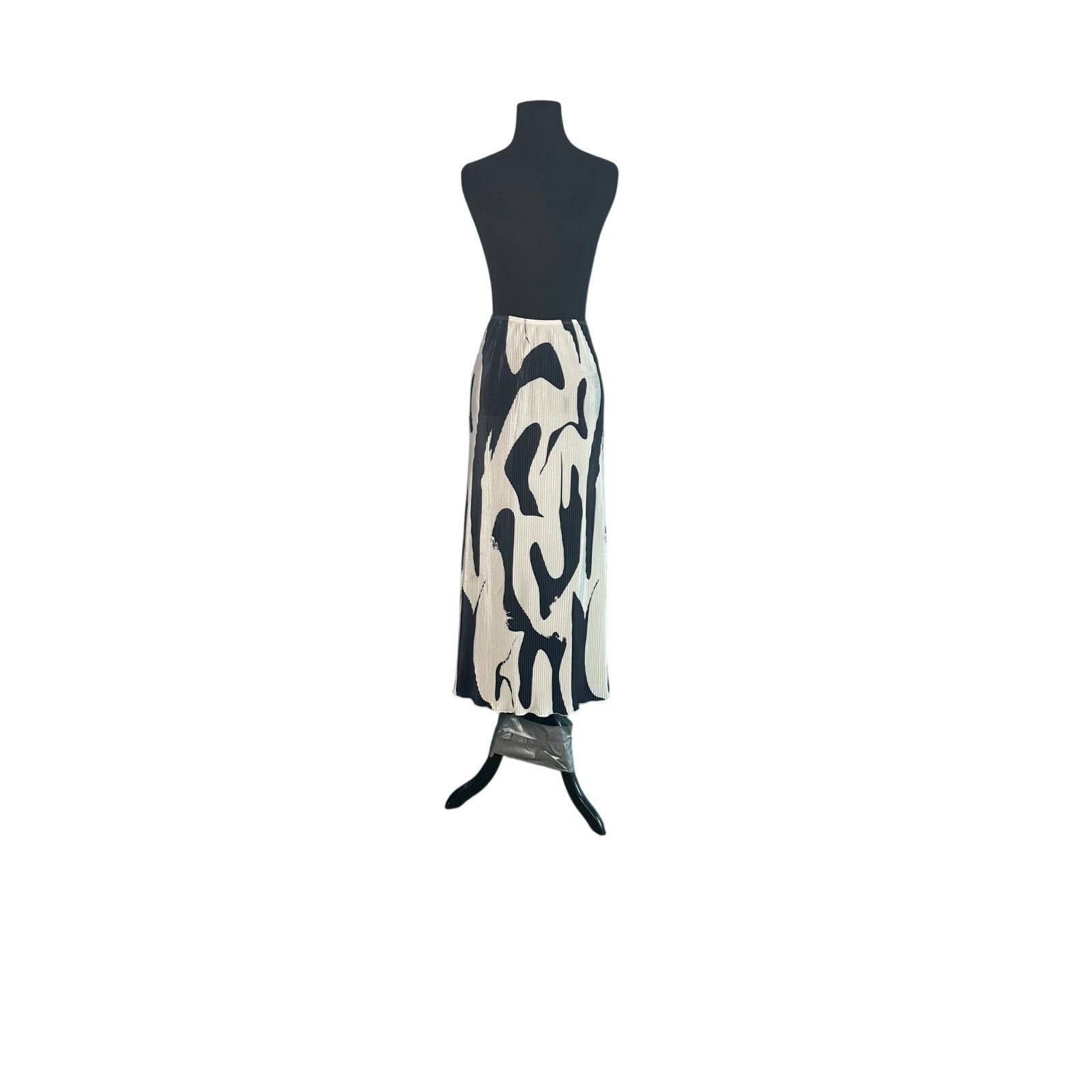 Shein Shein white black print pleated pull on maxi skirt size XL Size 34" / US 12 / IT 48 - 8 Thumbnail